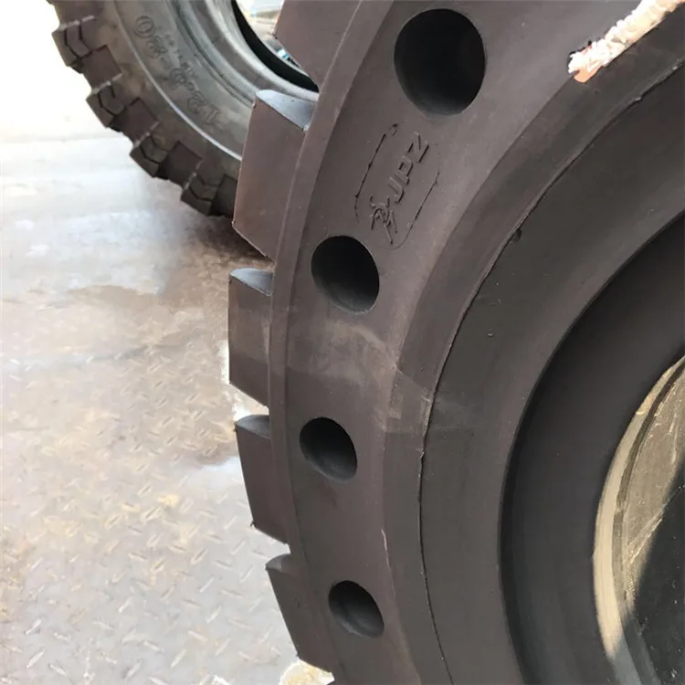 high quality solid tires for forklift  8.25-16 20.5-16 16/70-20 16/70-24 17.5-25 23.5-25