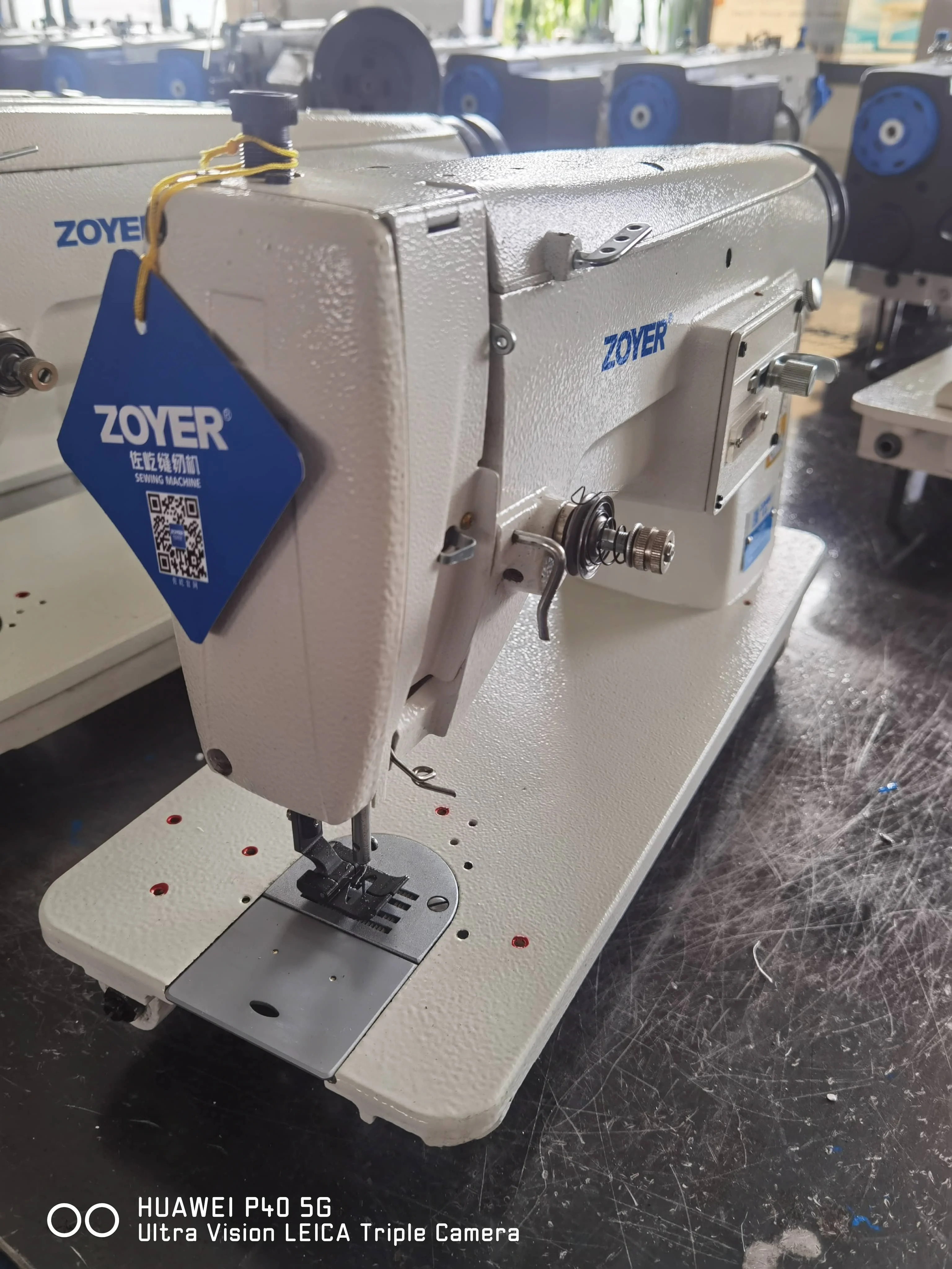 ZOYER ZY-391zigzag lockstitch sewing Machine for thin or thick materials such as fabrics, cotton and chemical fiber cloth