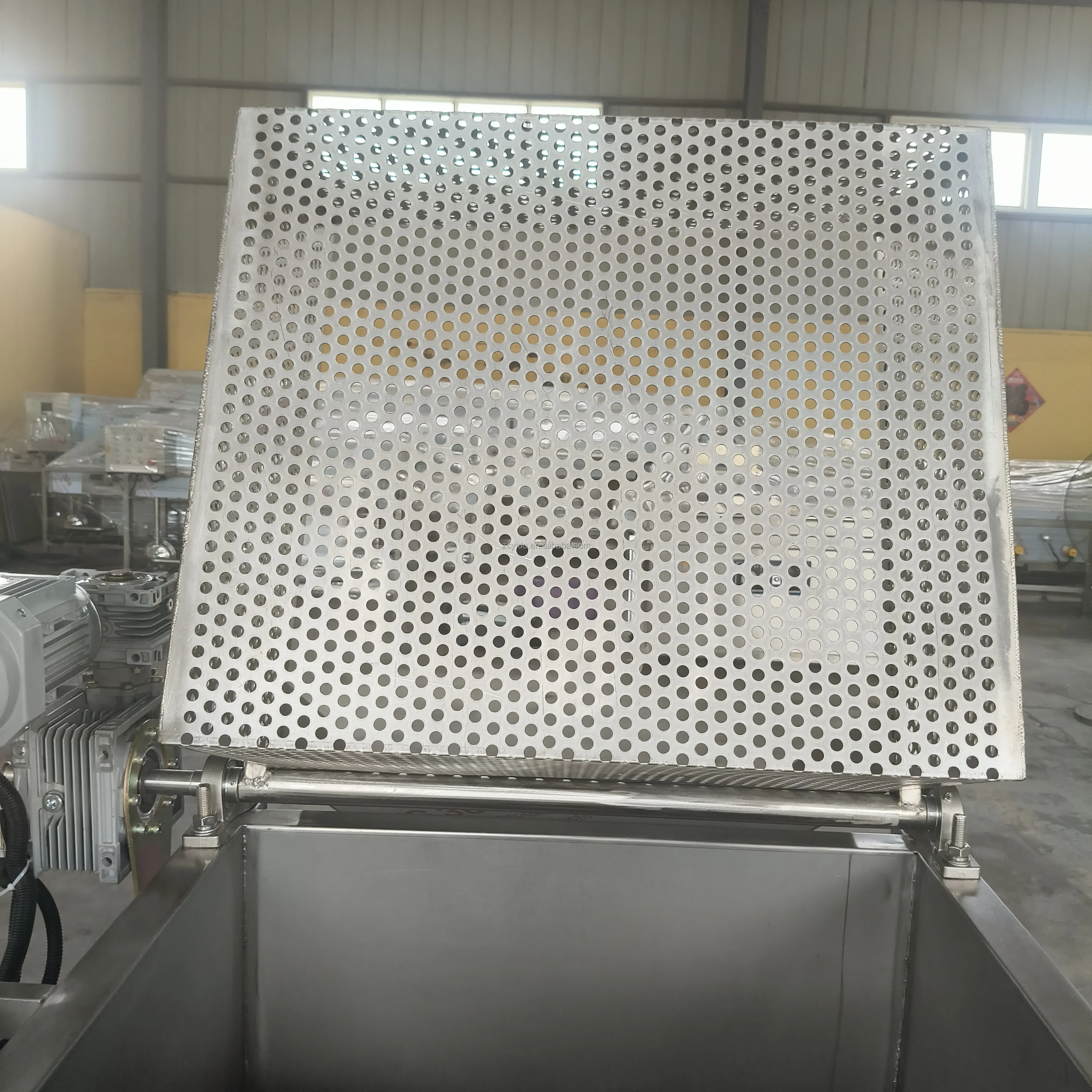 Electric Heating Nut Snacks Frying Processing Equipment Automatic Stirring Fryer French Fries Potato Chips Frying Machine