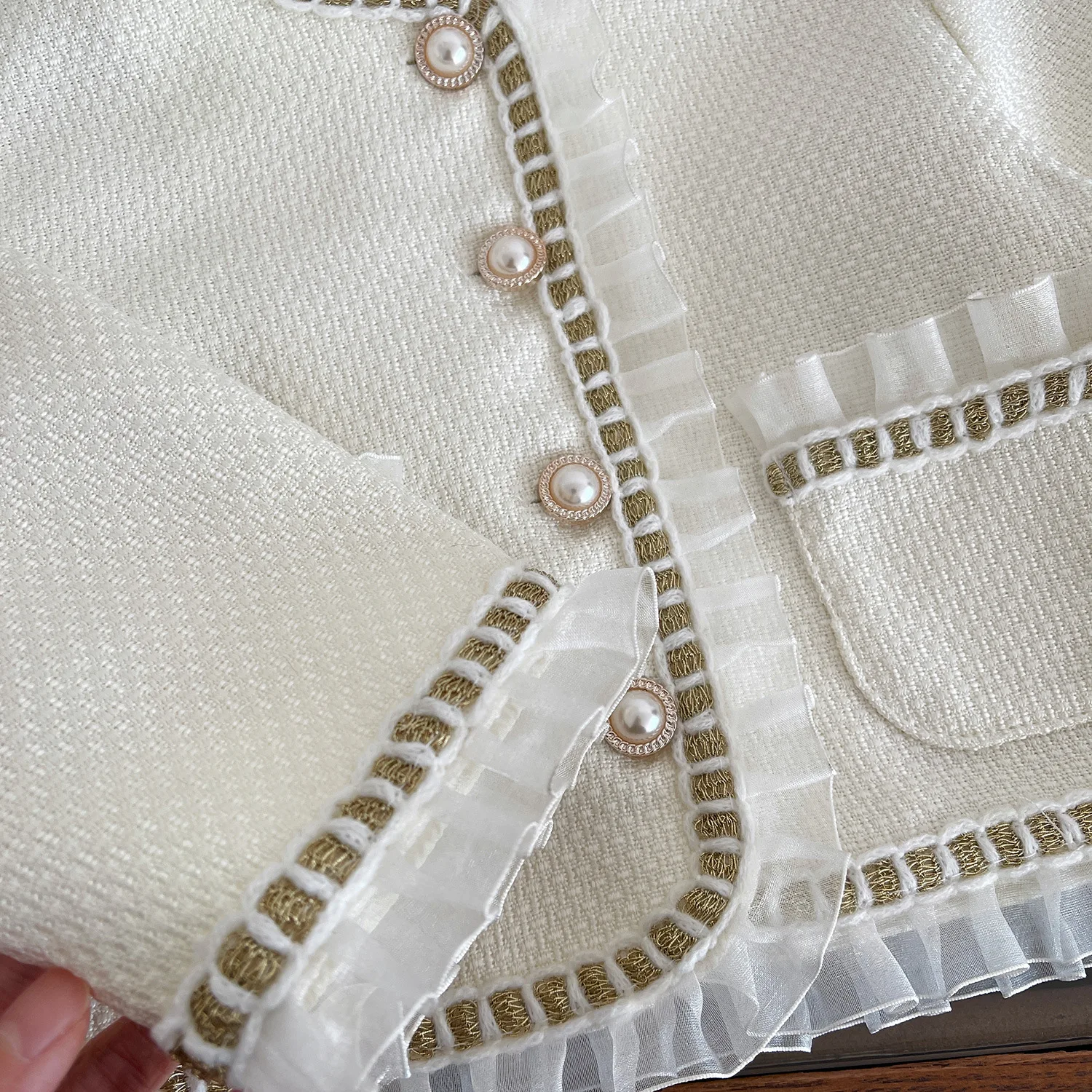 2024 New Children Girl Beige Jacket + Pleated Skirt 2 pcs Prppy Clothing Set 2-7 Years