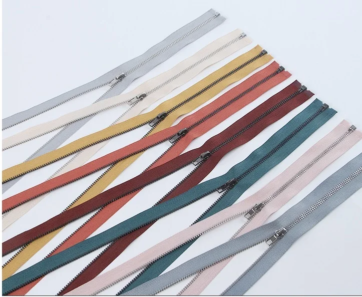 No. 3 high grade platinum bright gun automatic head opening tail coat front middle zipper