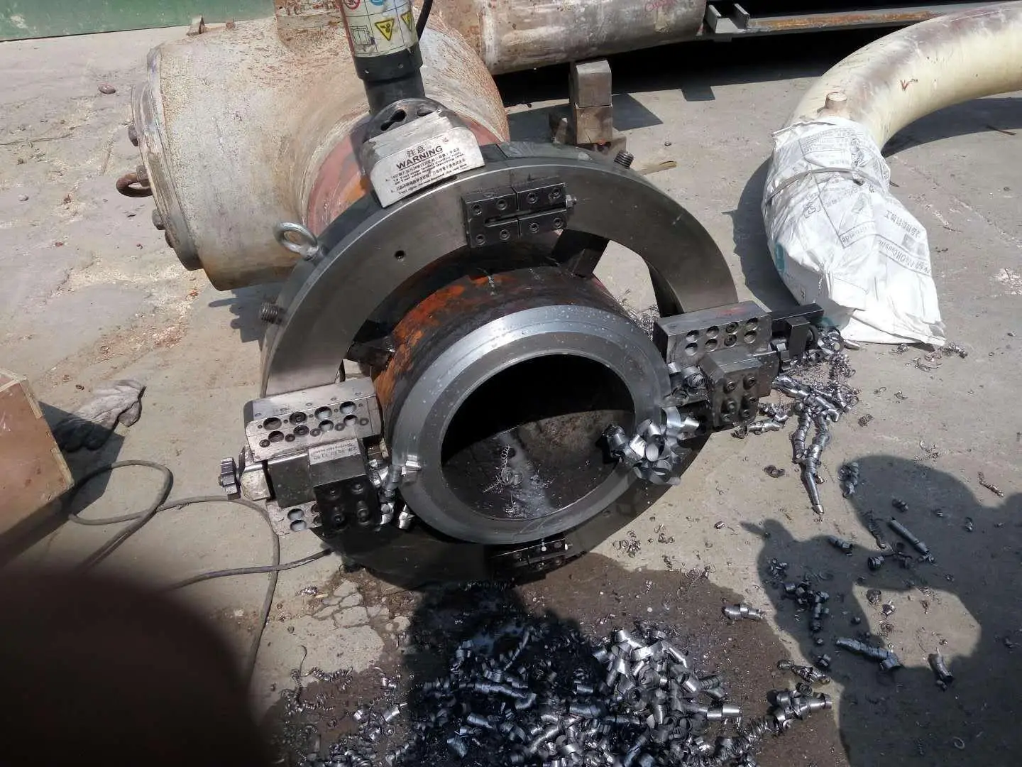 OCE-610 OD-Mounted Electric driven Clamshell Split Frame Aluminum alloy Pipe Cold beveling Cutting machine