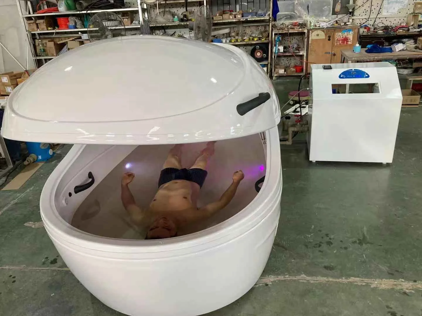 Zerobody Salt Water Wet Floatation Blood Metablism Improved Sensory Deprivation Isolation Meditation Lying tank Pod Cabin Spa