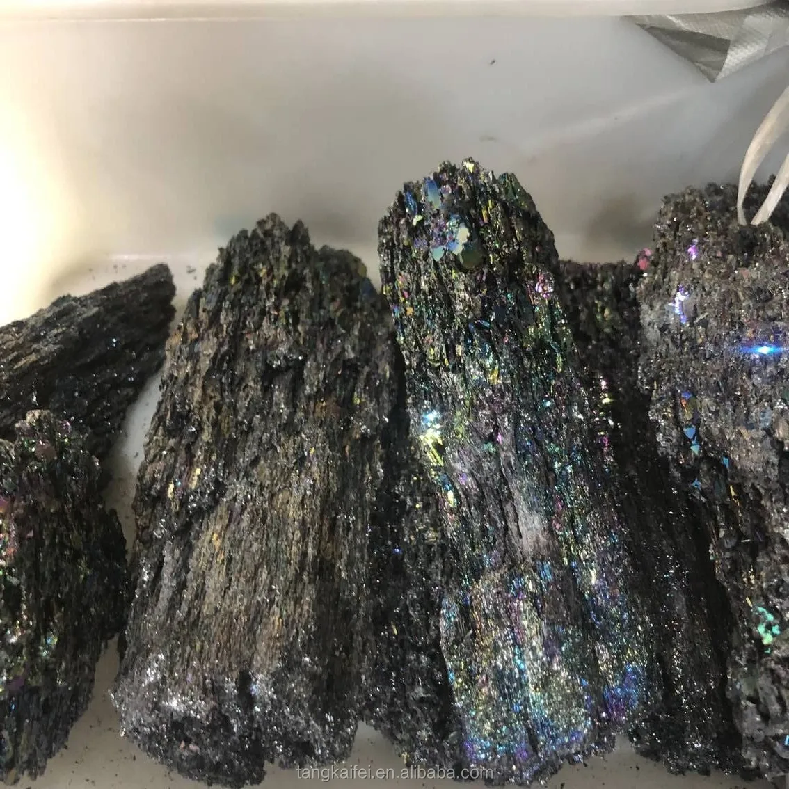 Hot sale of high quality colorful silicon carbide mineral specimen decoration