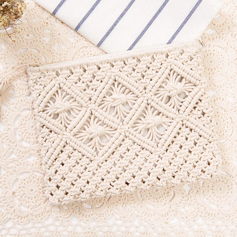 Bohemian simple Messenger Bags For Women summer Retro Knitted Straw Beach Bag Tassel Handbag