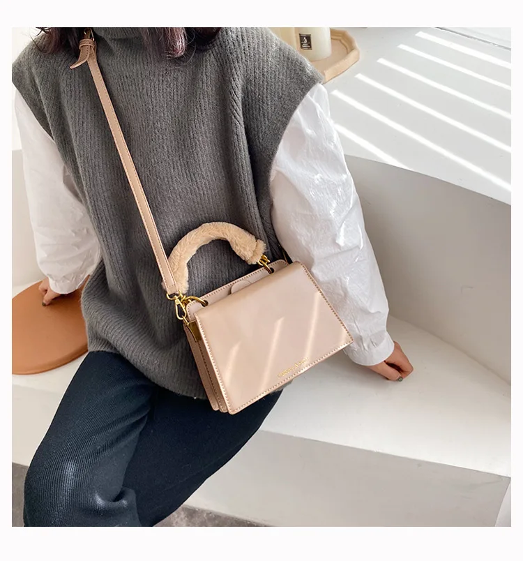 
Winter and Autumn New Fashion Korean Wool Pink Crossbody Faux Fur Purses and Bags Women Handbags Ladies 