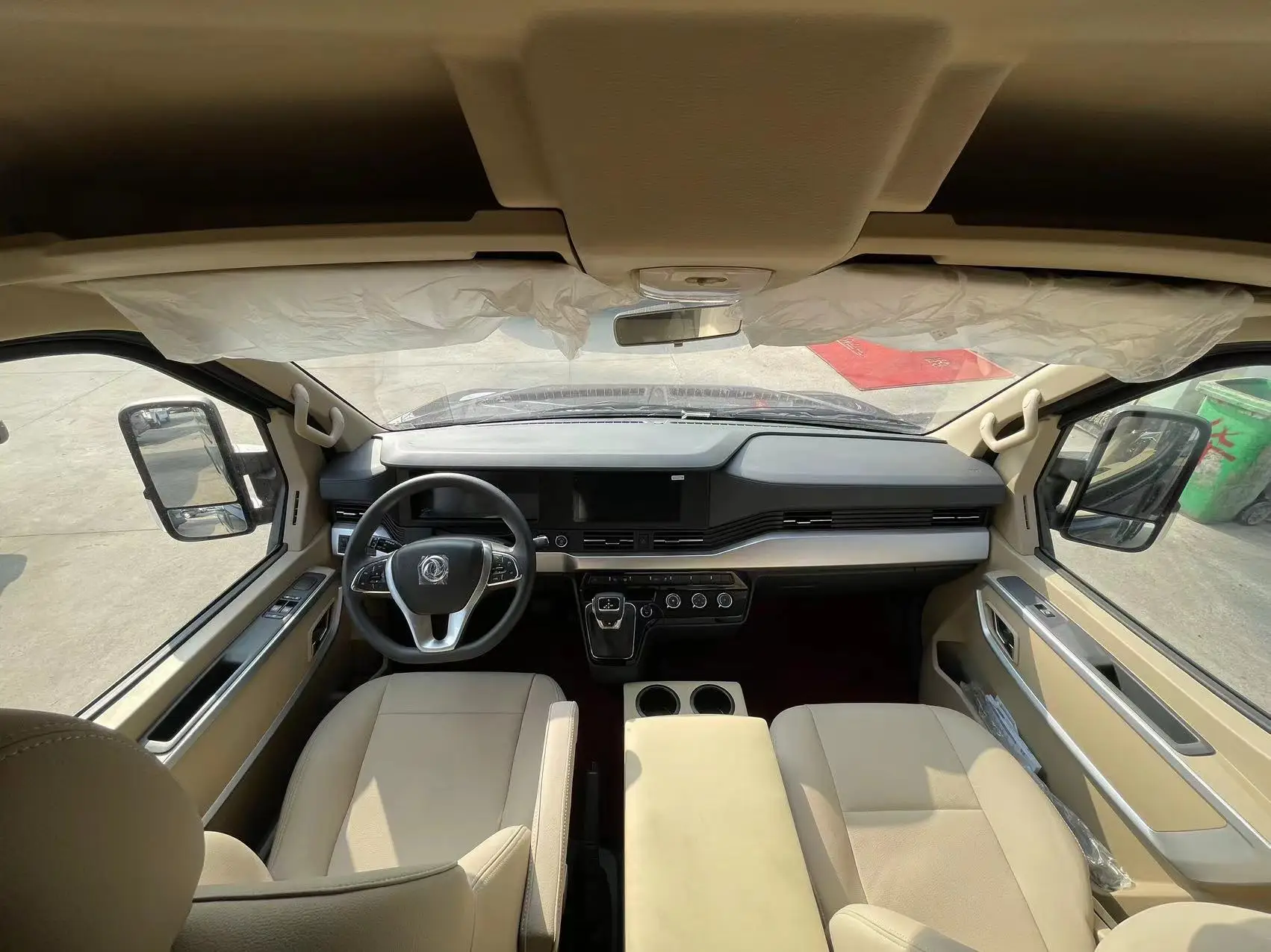 30% deposit of brand new luxury Dongfeng diesel powered 9-seater VIP tour agency passenger transport shuttle van on sale