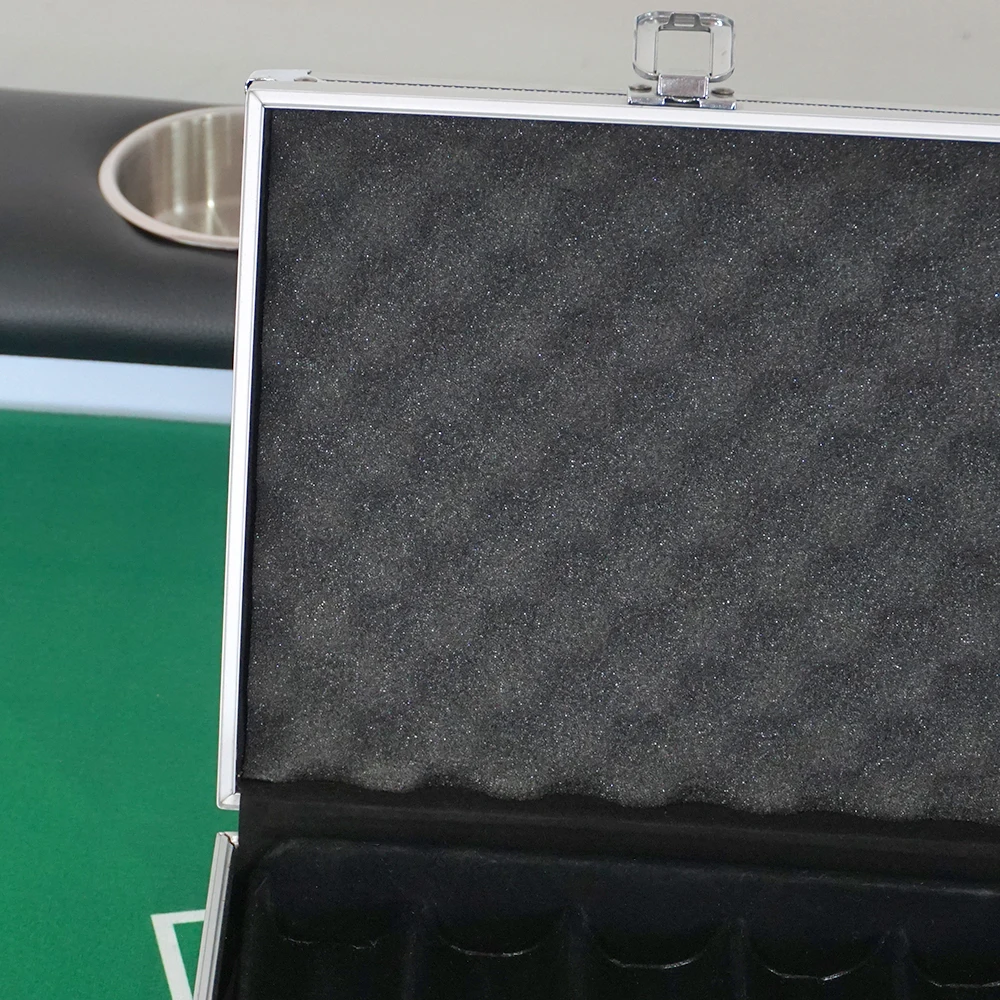 Best Selling Casino Poker Chip Set Poker Room Professional 500 Piece Dice Playing card Clay Chip Set