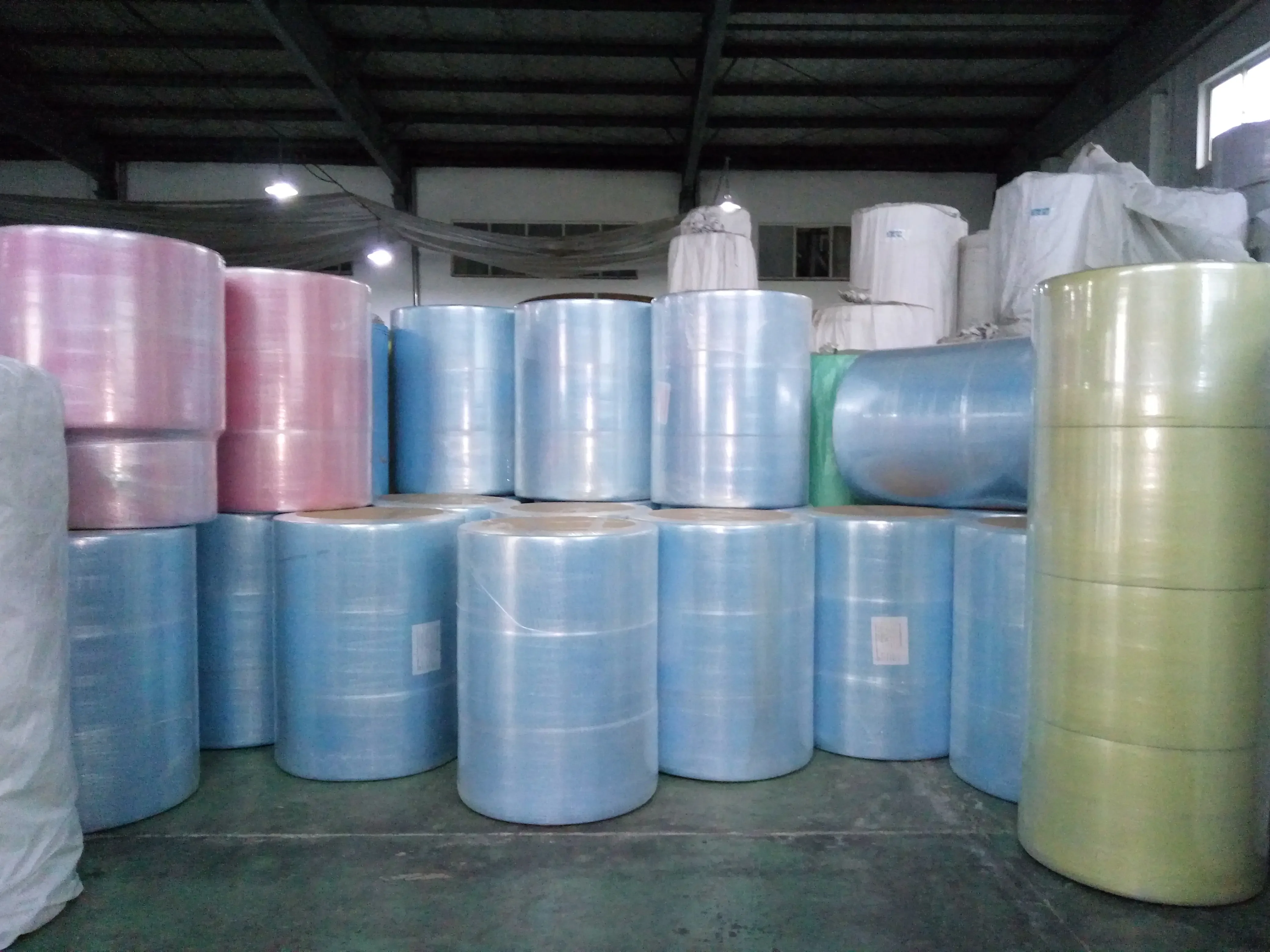 High Quality Raw Material Non-woven Cotton Viscose Spunlace Nonwoven Fabric Rolls Custom Water Soluble Nonwoven