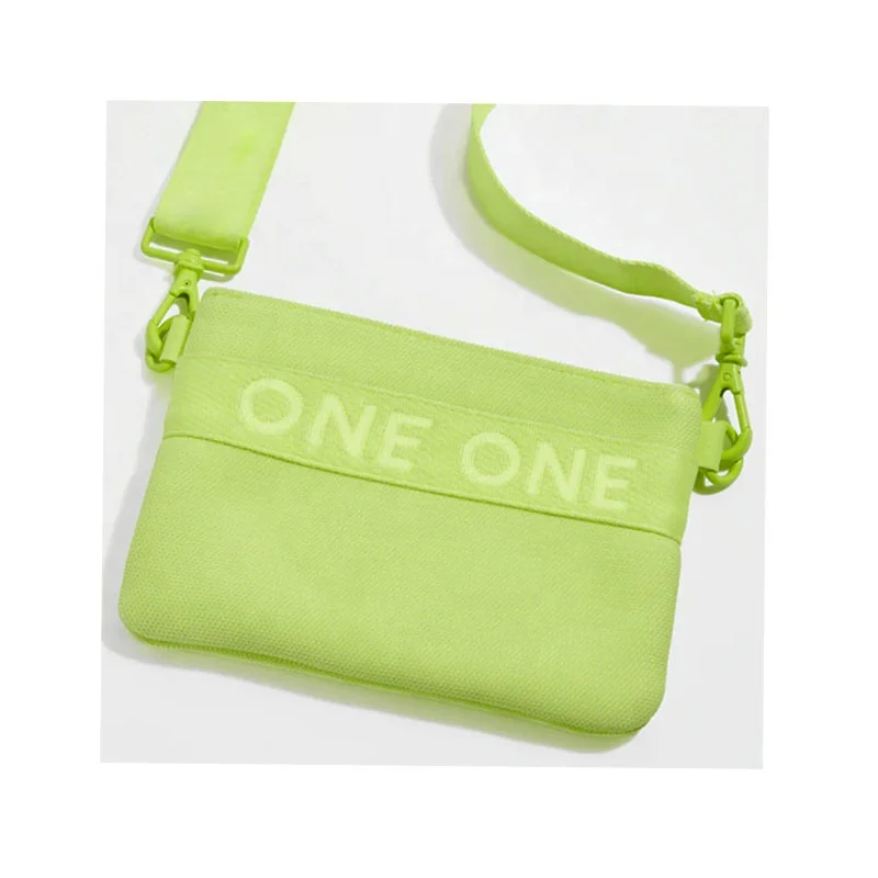 Multi-color embroidery Logo water proof traveling dog training treat pouch for carrying snacks and toys