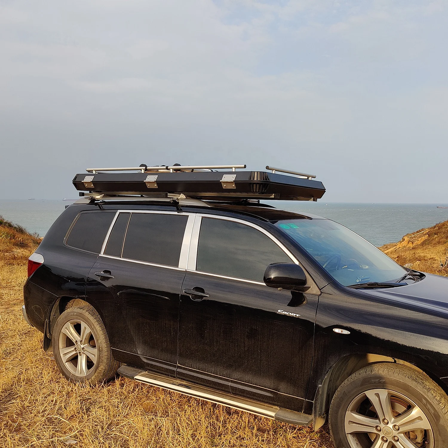 2020 latest Hard Shell automatic car tent travel tent aluminum tent