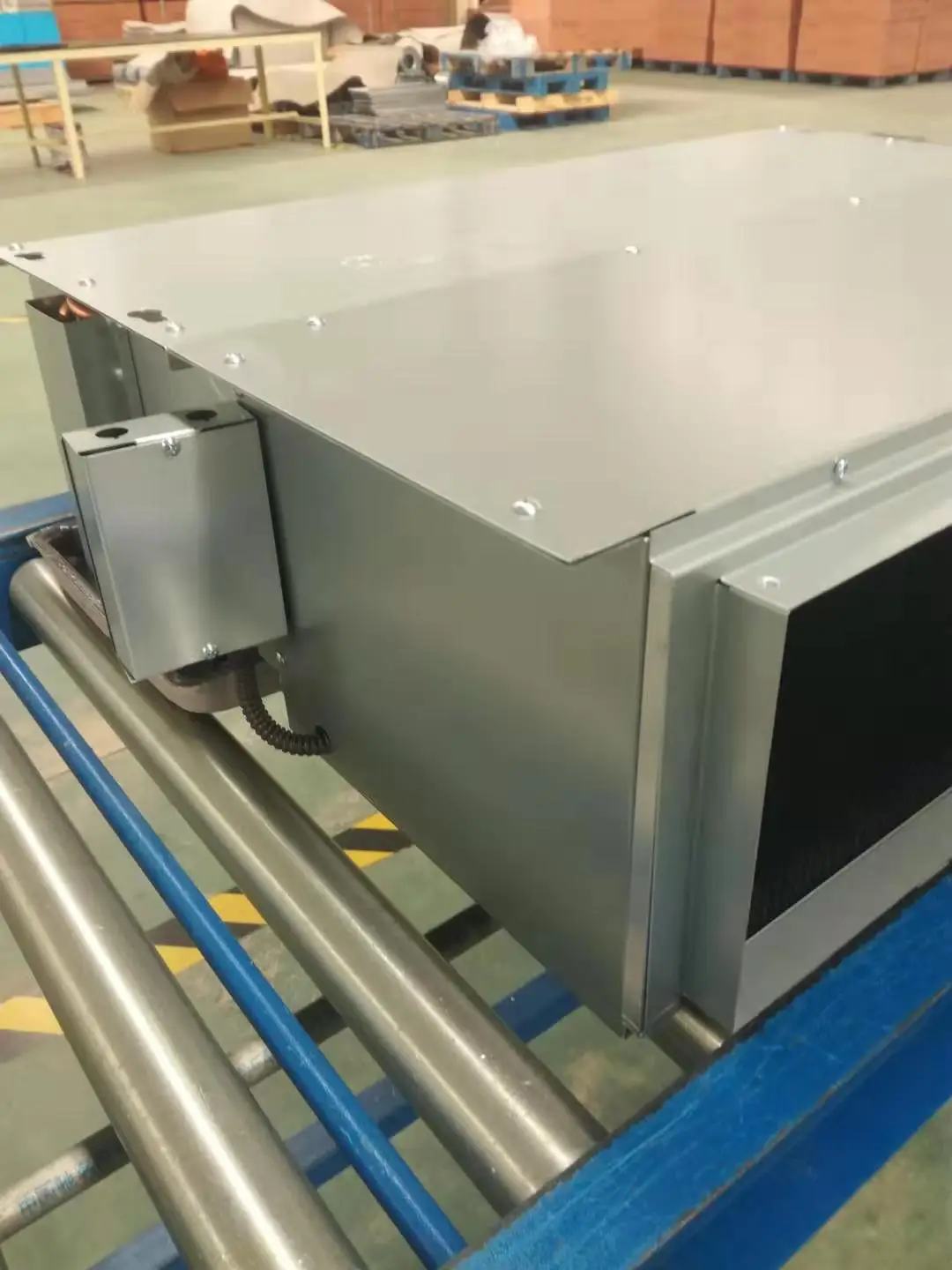 Factory supply high quality floor standing wall mounted fan coil fcu CE hvac ventilation