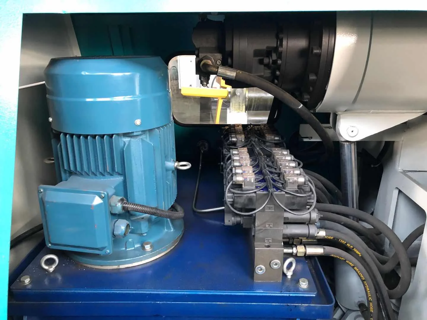 Баллоны для изготовления труб и трубогибочных резервуаров Профилегибочная пластина прокатная машина дешевая цена на продажу