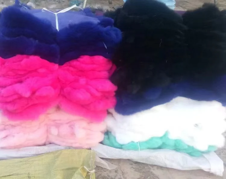 Wholesale Top Quality Cheap Price Natural Dyed Color Rex Rabbit Fur Skin Pelts for Women Coat Trim Collar Bag