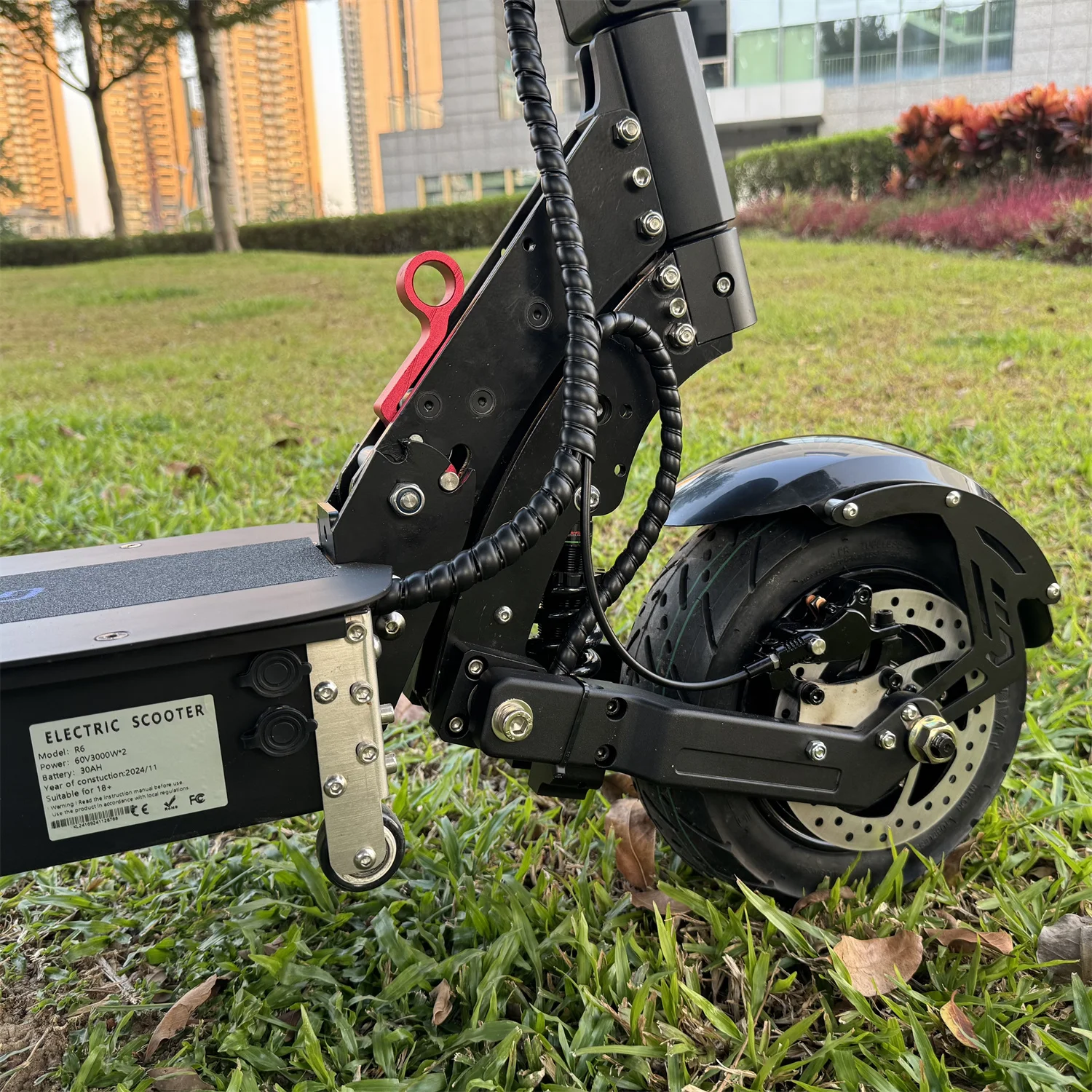 2025 Geofought R6 Long Range Powerful 11inch E Scooter APP 60V 25-40Ah 6000W Dual Motor Powerful Electric Scooter with Seat