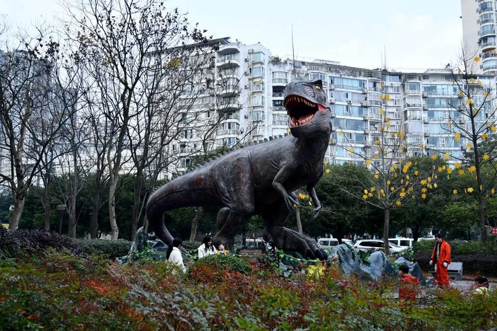 park jurassic life size animatronic t-rex dinosaur