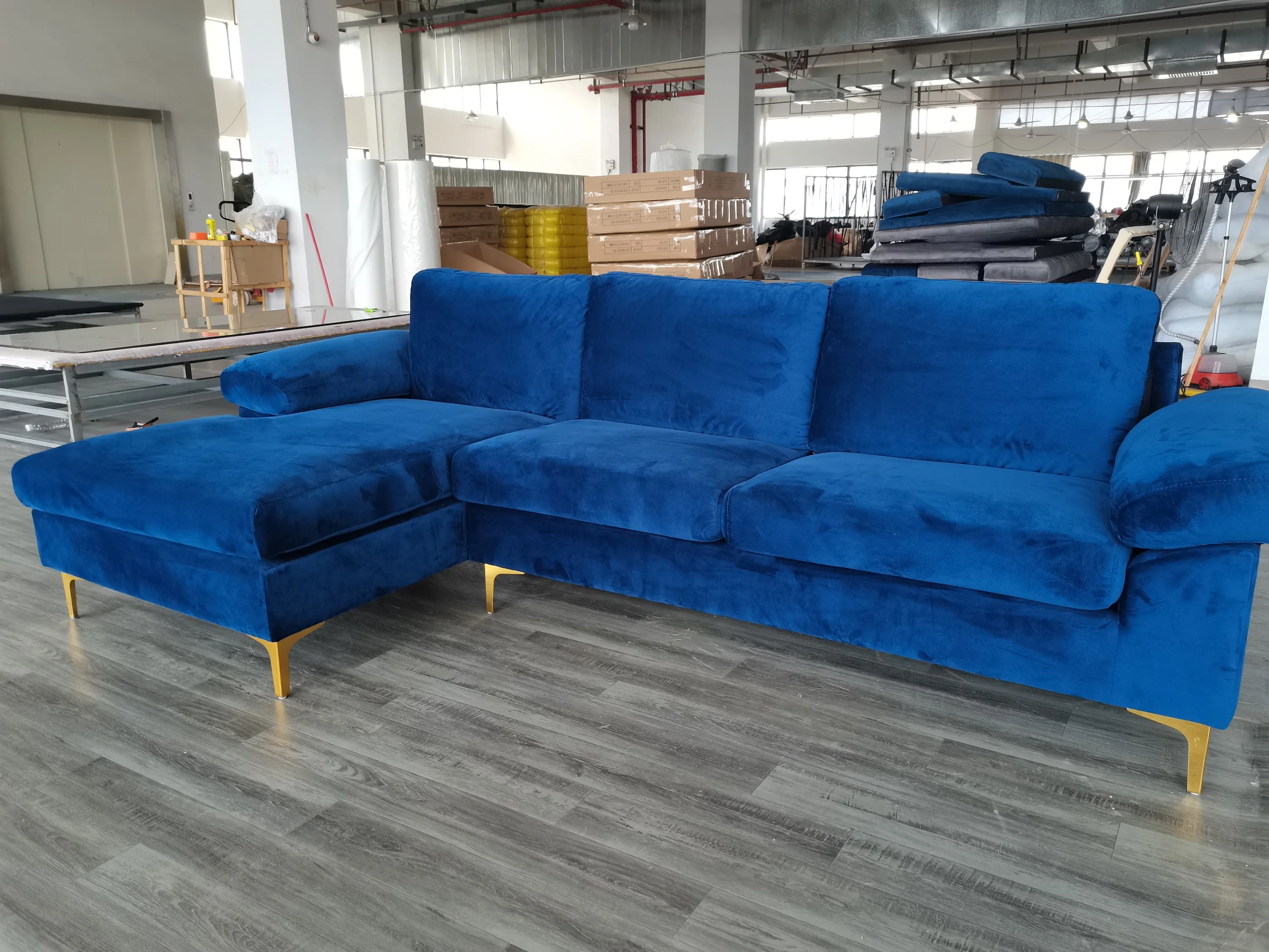 Factory wholesale couch living room sofa L Shape navy blue 3 seater velvet Sectional sofa and couch for living room furniture
