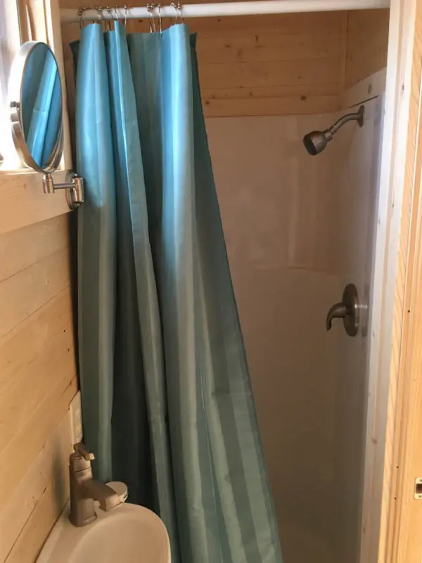 Prefabricated luxury morden design wooden cabin travel tiny house Camping trailer house on wheels