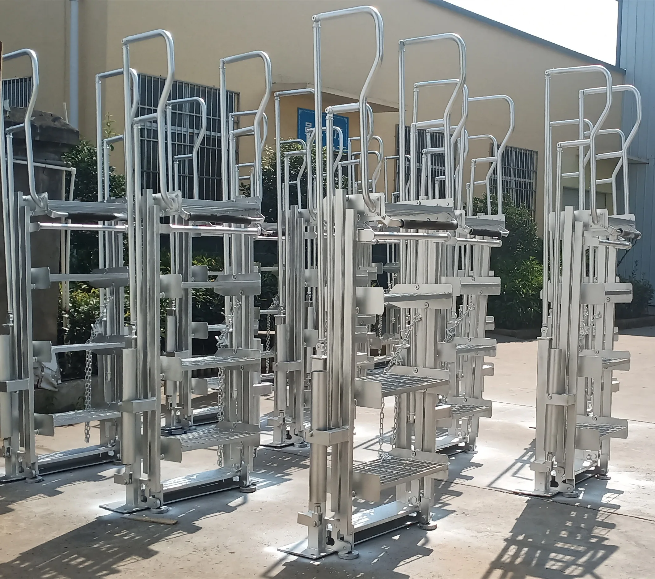 Adjustable aluminum stainless steel/carbon steel step ladders with control system