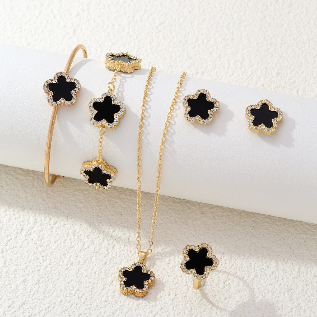 CDD 2024 Women Light Luxury 5Pcs/Set Diamond Clover Necklace Earrings Ring Bracelet&Bangle Five Leaf Flower Jewelry Set