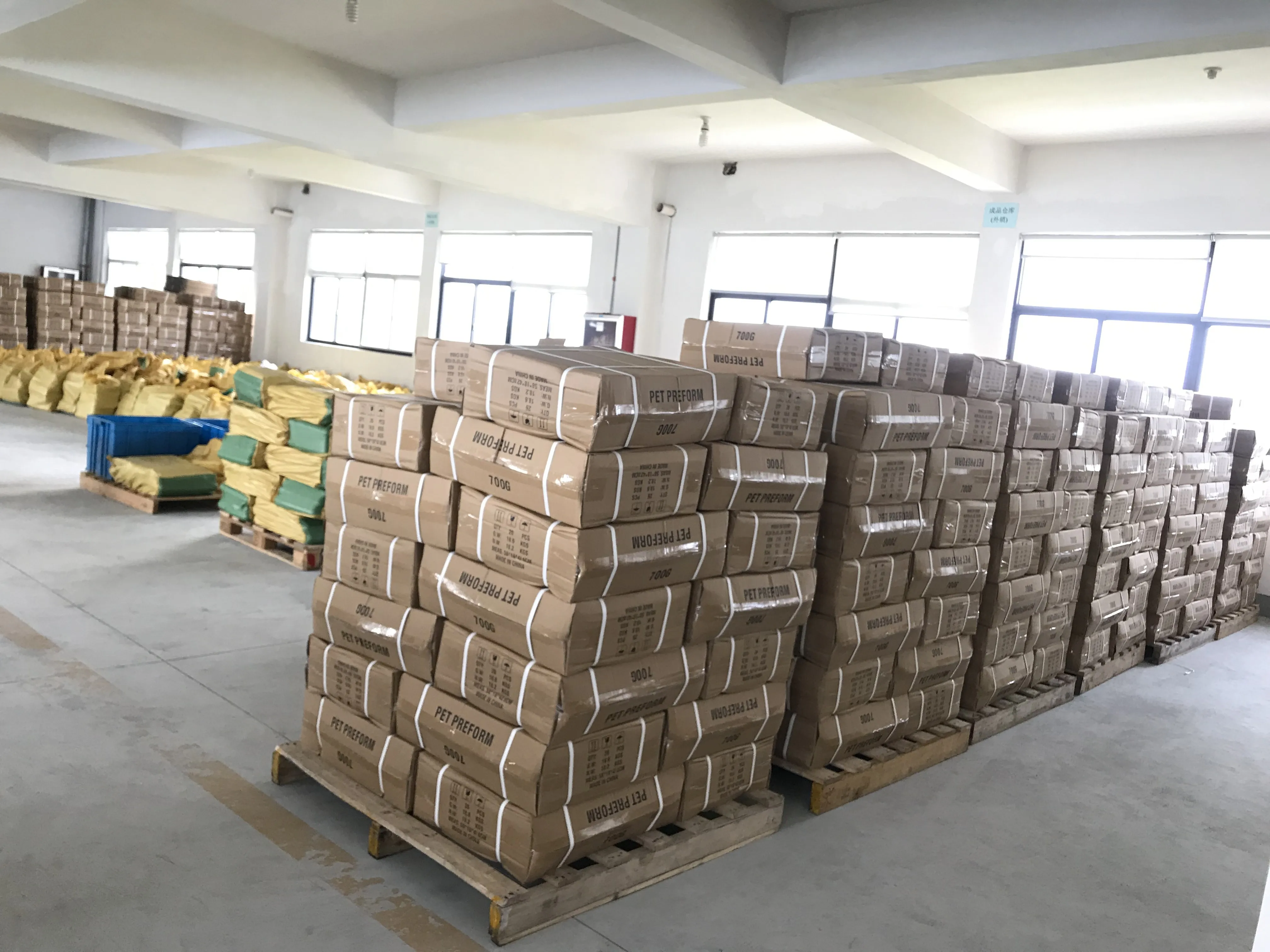 PET Water Bottle Preform Plastic Bottle Tube 1.5 Liter Bottle 30mm 25g PET Preform with Lowest Price for Sale