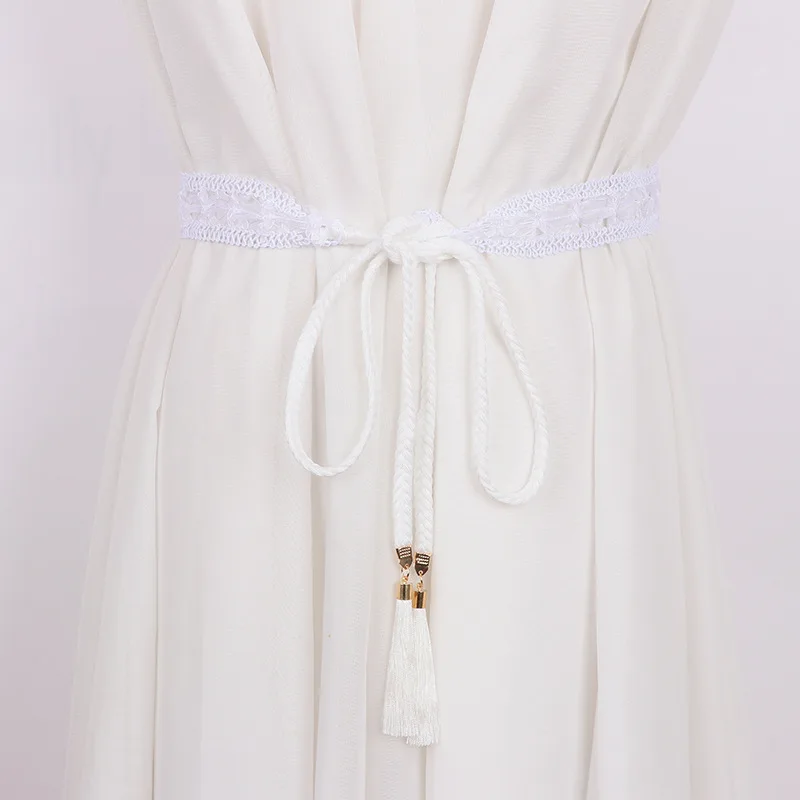 Женский плетеный пояс с бахромой