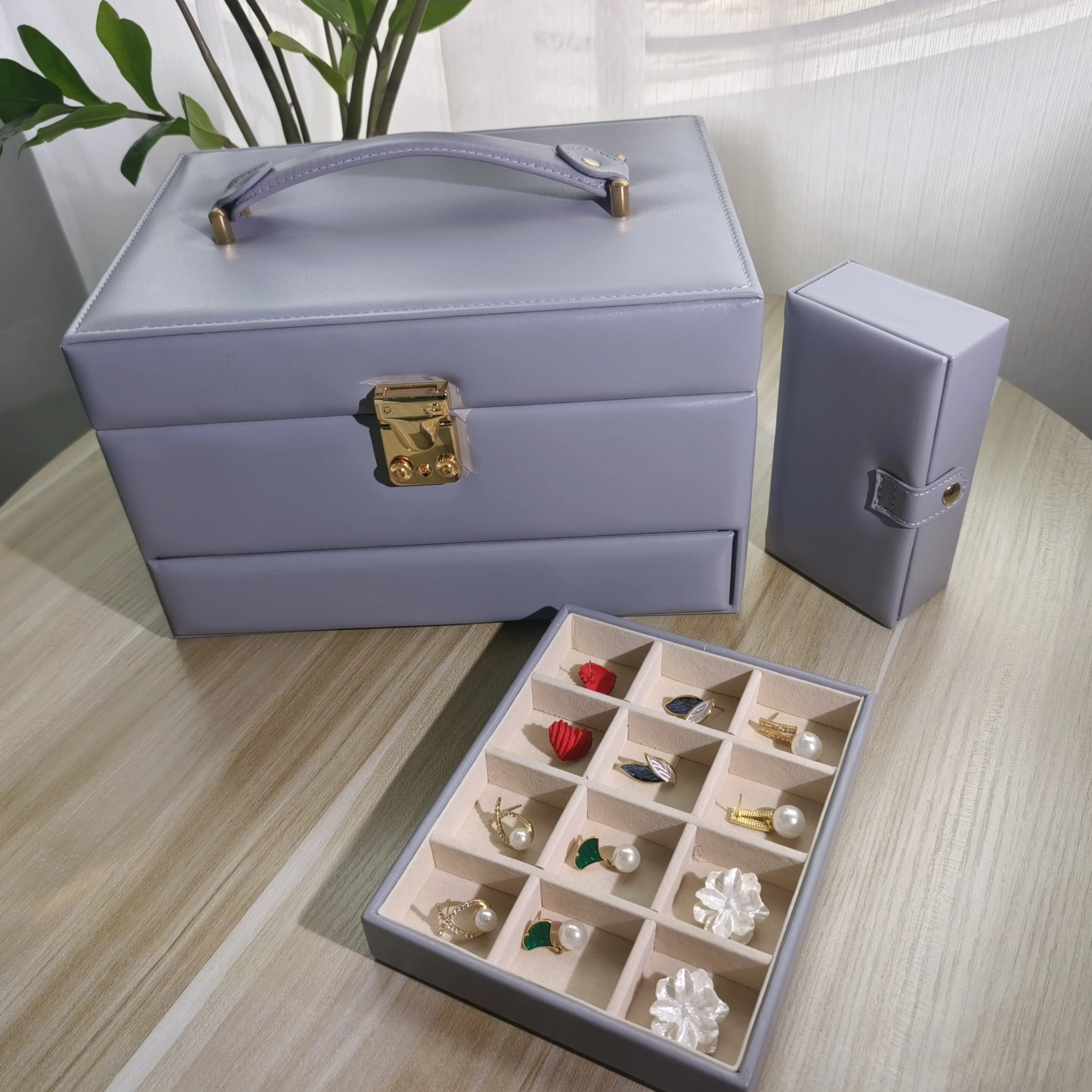 Wholesale High Quality Durable Travel Coded Lock PU Jewelry Carrying Case Large Jewelry Storage Case Jewelry Suitcase With Tray