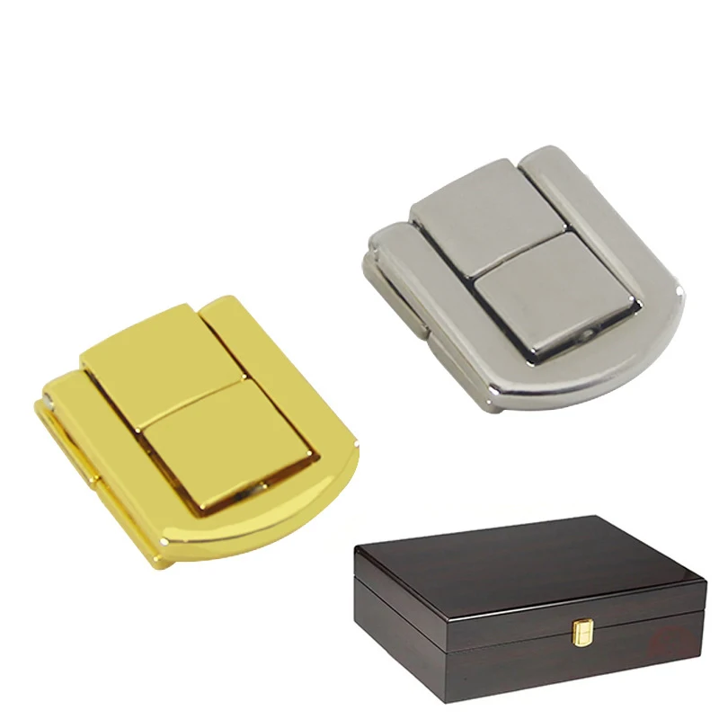 wood box metal lock.7.jpg