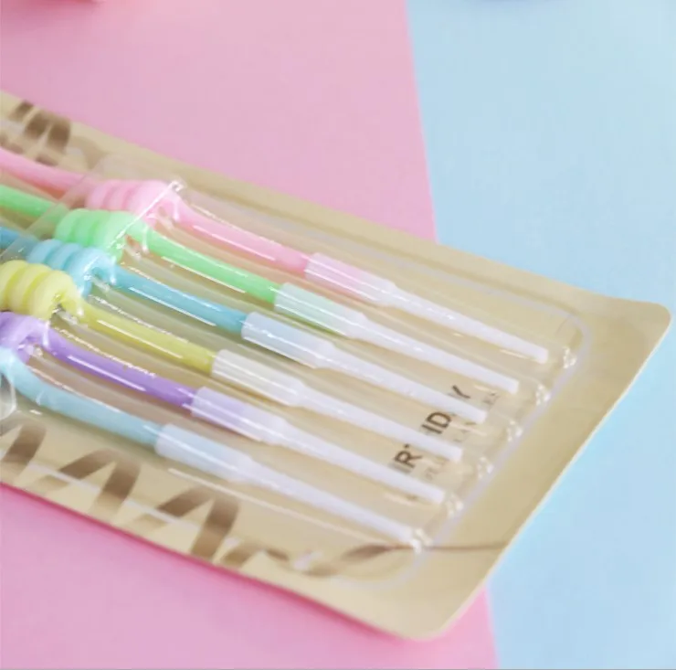 Ins curved spiral party candles like thumb-shaped color baked cakes decorated with birthday candles