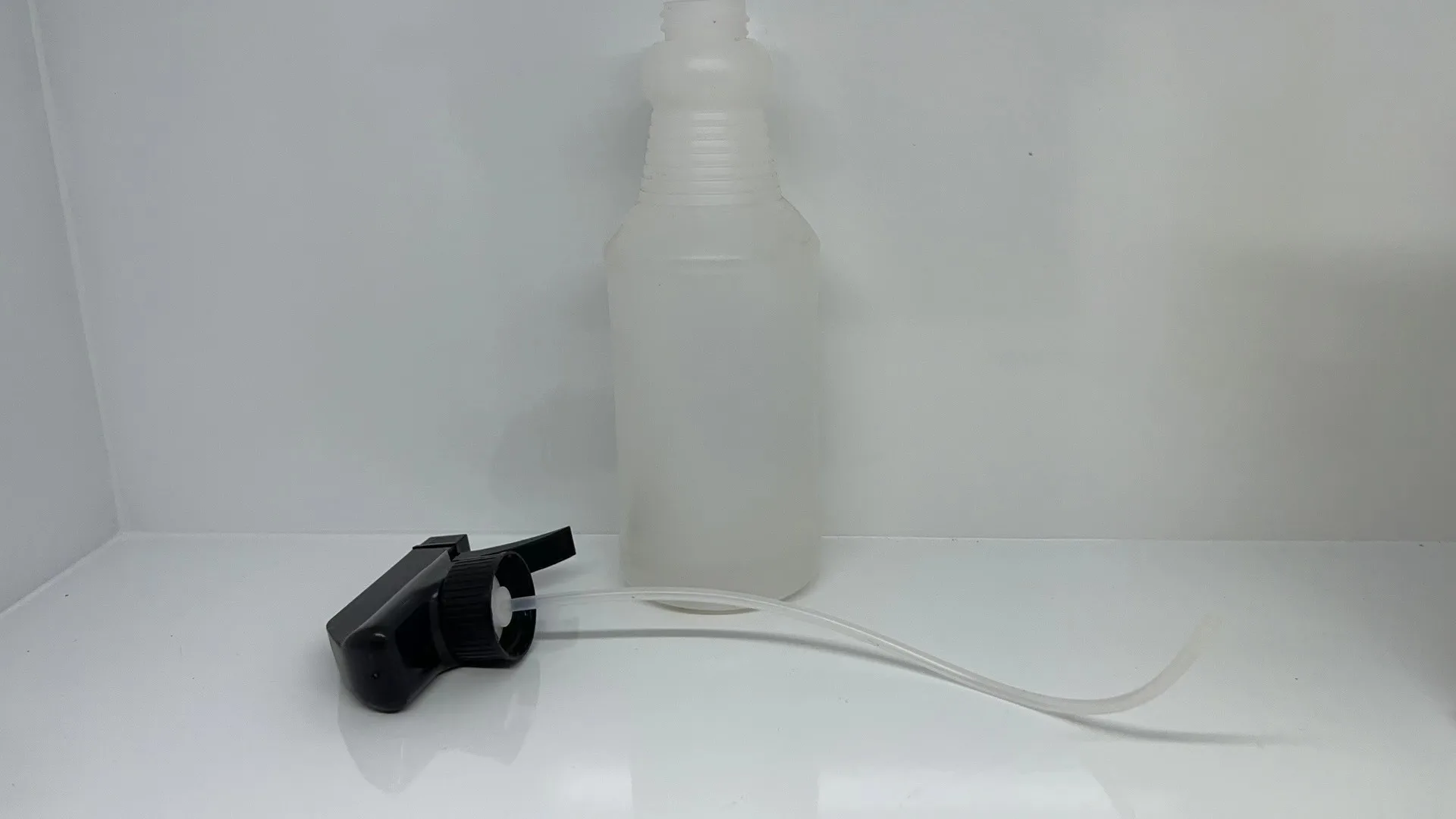 Pistol type spray bottle Flat cap liquid bottle 500ml oil stain cleaning spray bottle