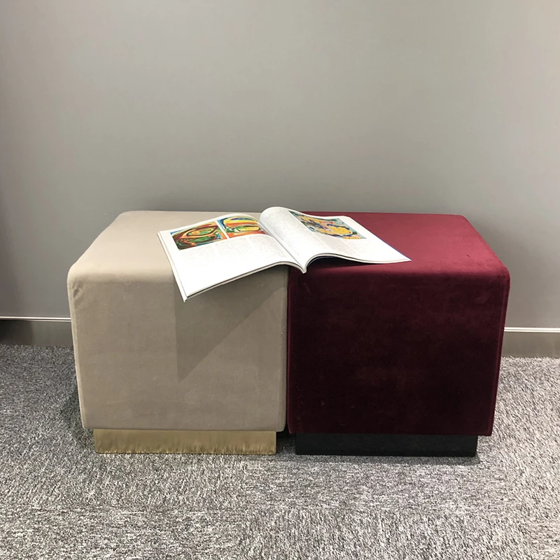 RTS 2023  Customized modern and fashion gold metal base Chairs Velvet Ottoman Stools living room