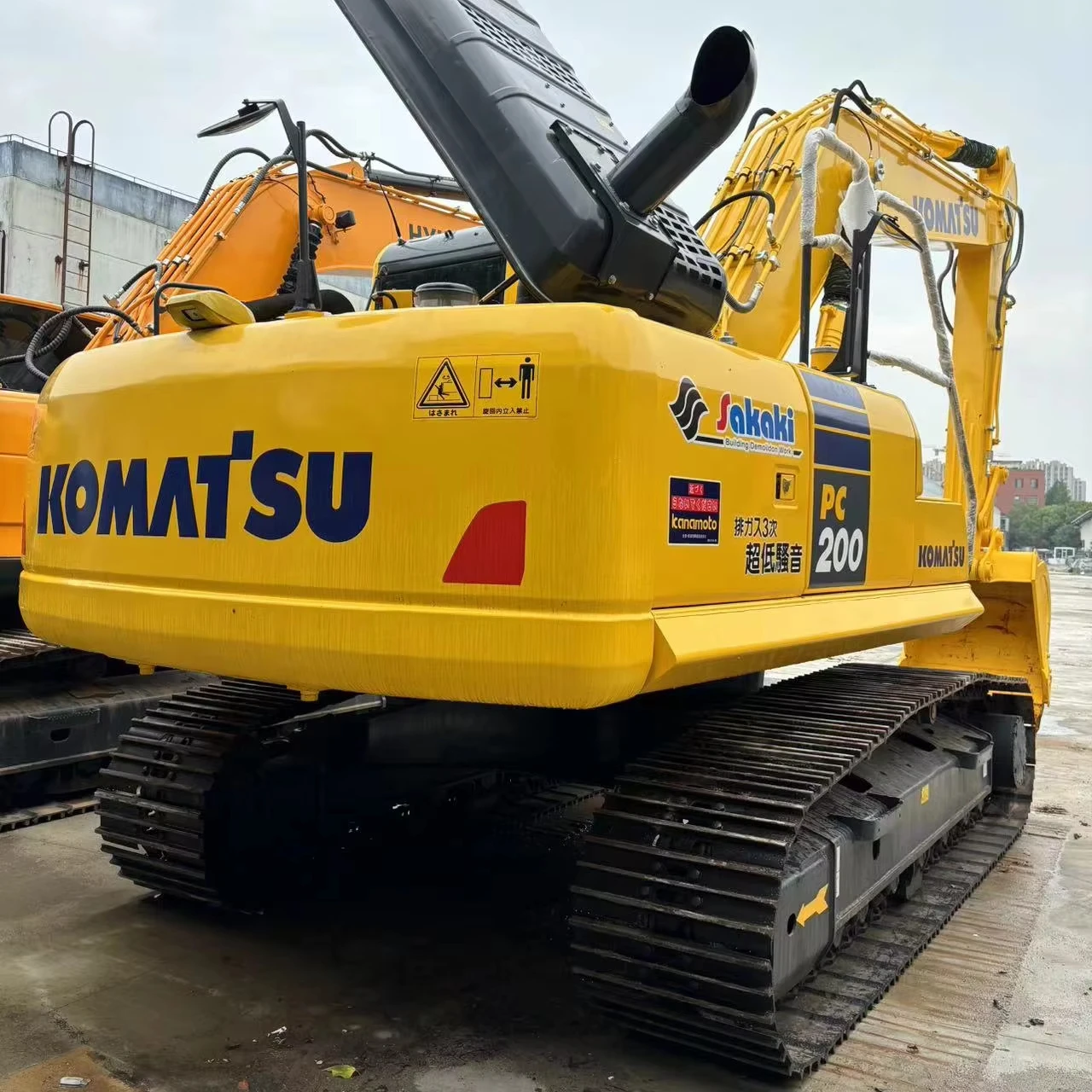 Used Komatsu negotiable price PC200-8 crawler excavator good in condition