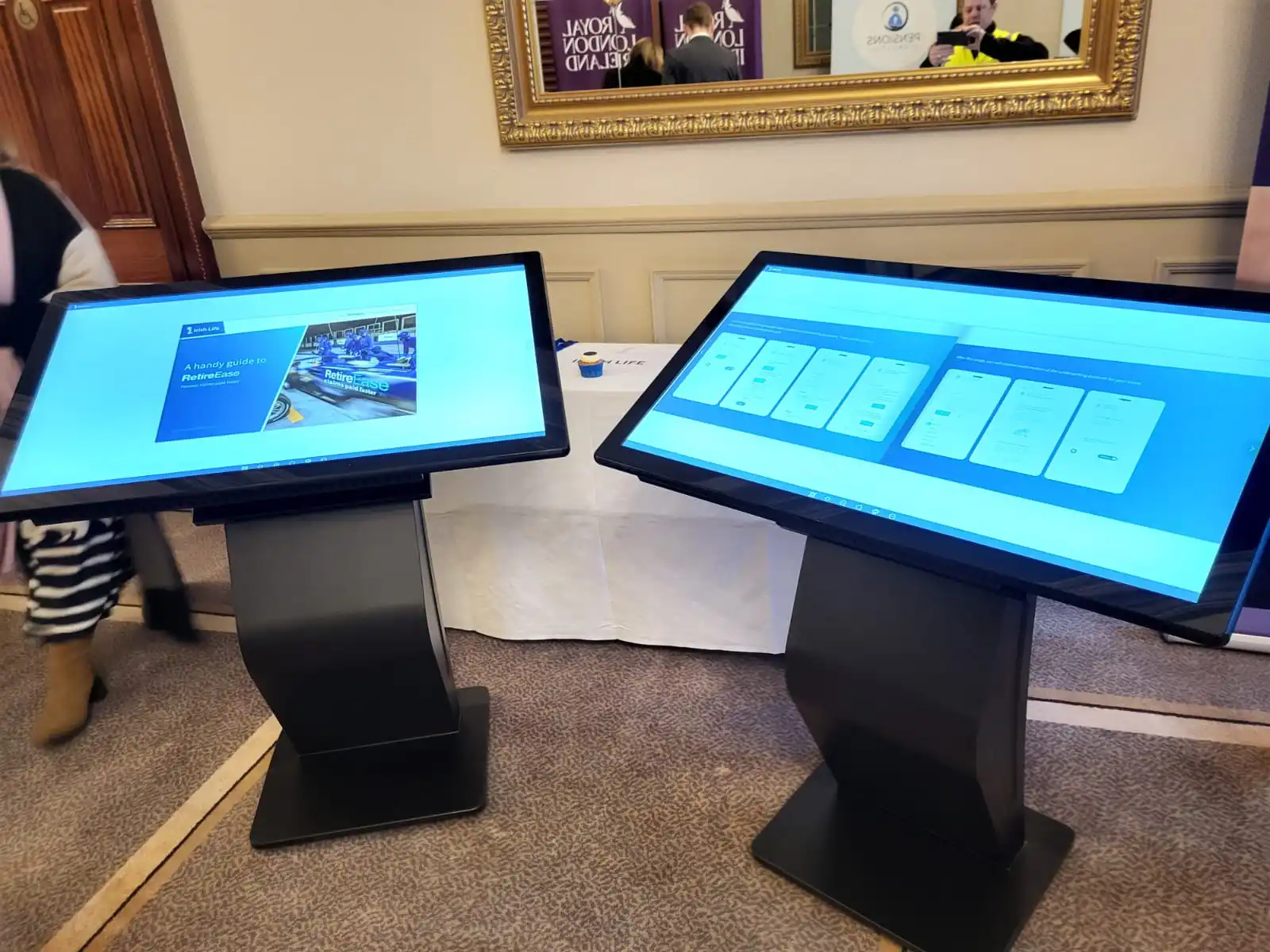 32 Inch Android Tablet Kiosk With Stand Touch Screen Information Kiosk All in One PC Touch Screen Interact