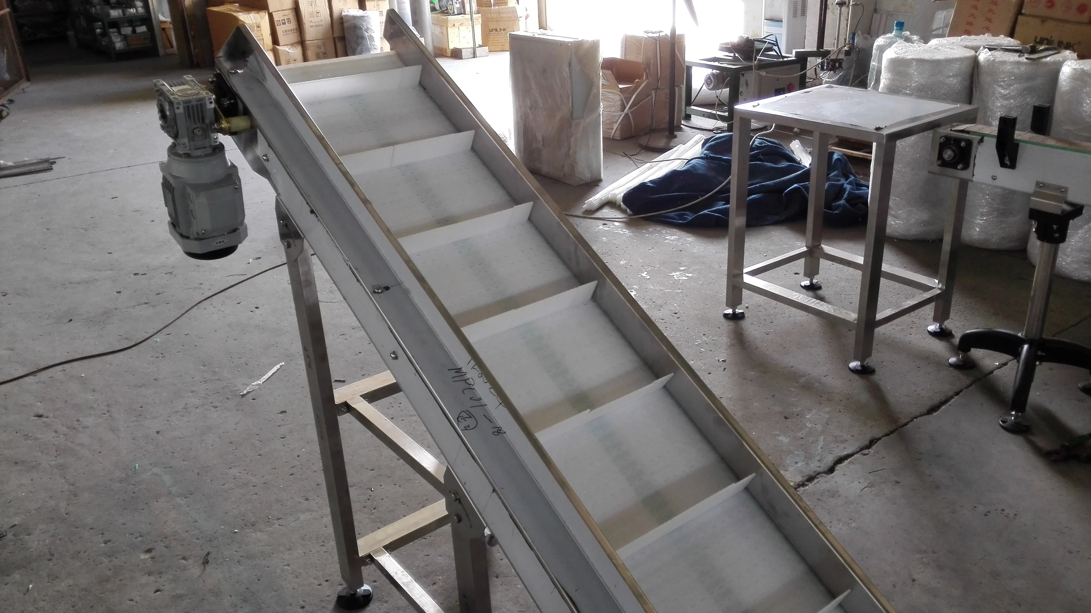 Heat Resistant stainless steel egg conveyor belt/metal wire mesh conveyor belt