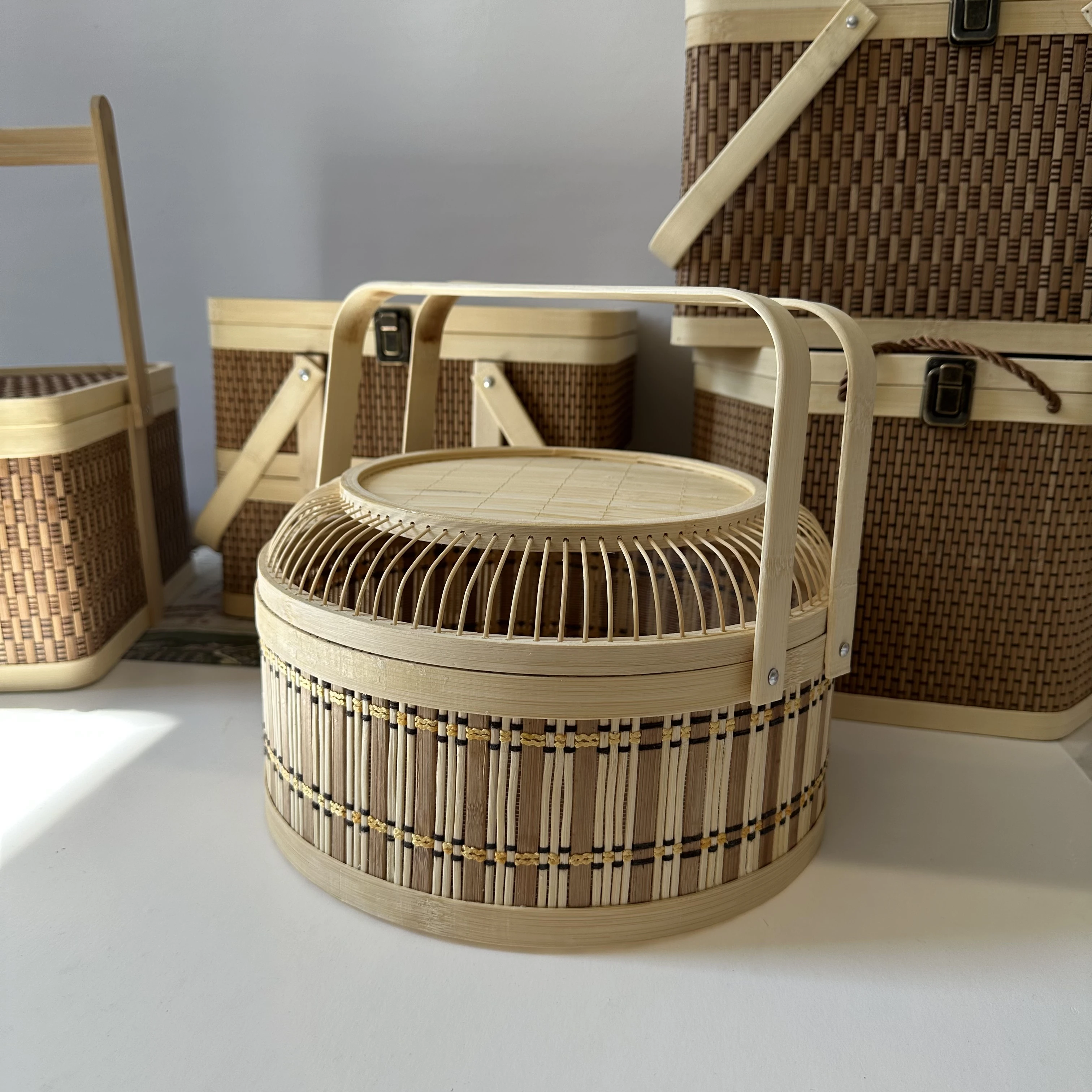 Bamboo Handmade Picnic Basket Wicker Handwoven Ecofriendly Basket With Handle For Outdoor Activities Custom Colors