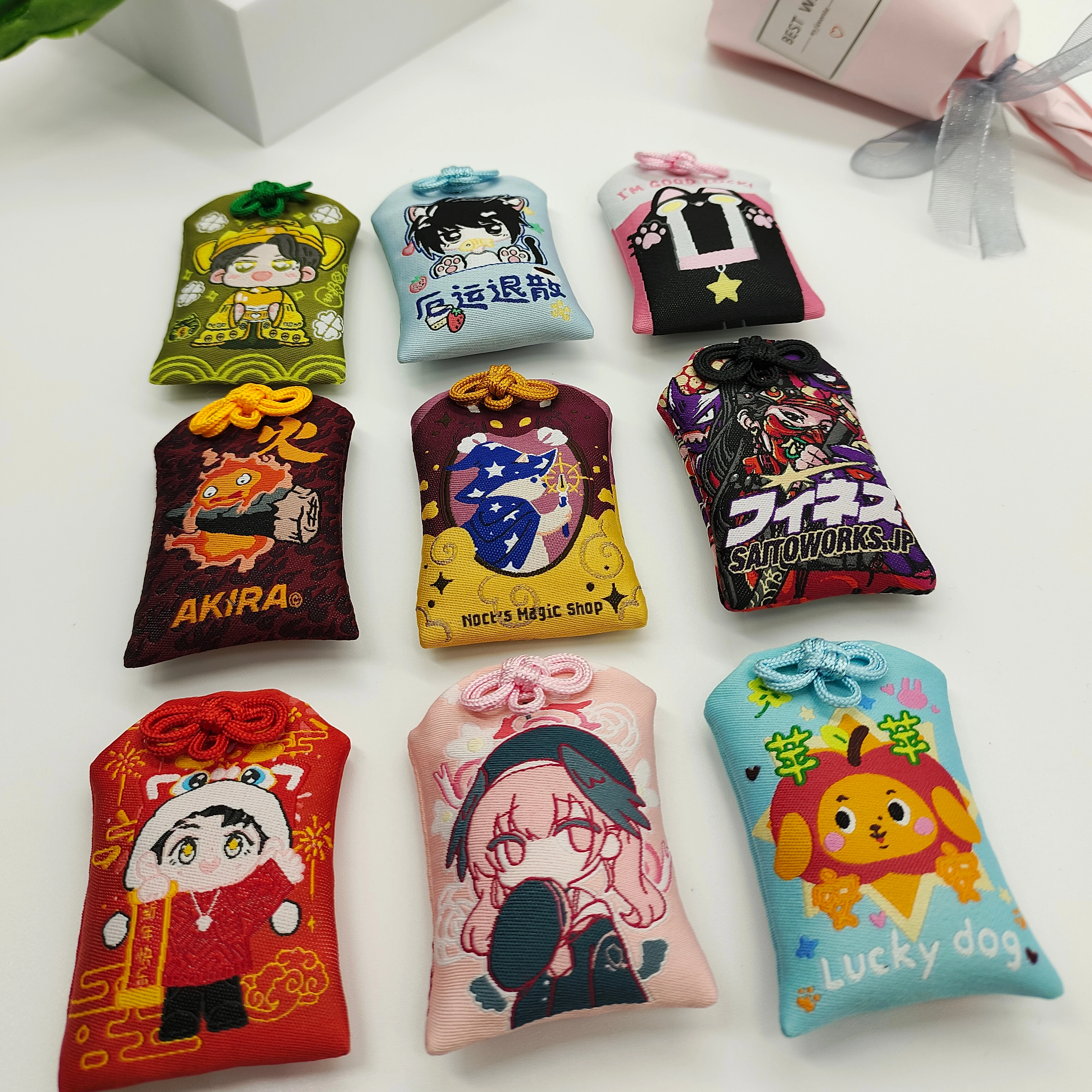 Вышитый японский амулет омамори подвесной Саше