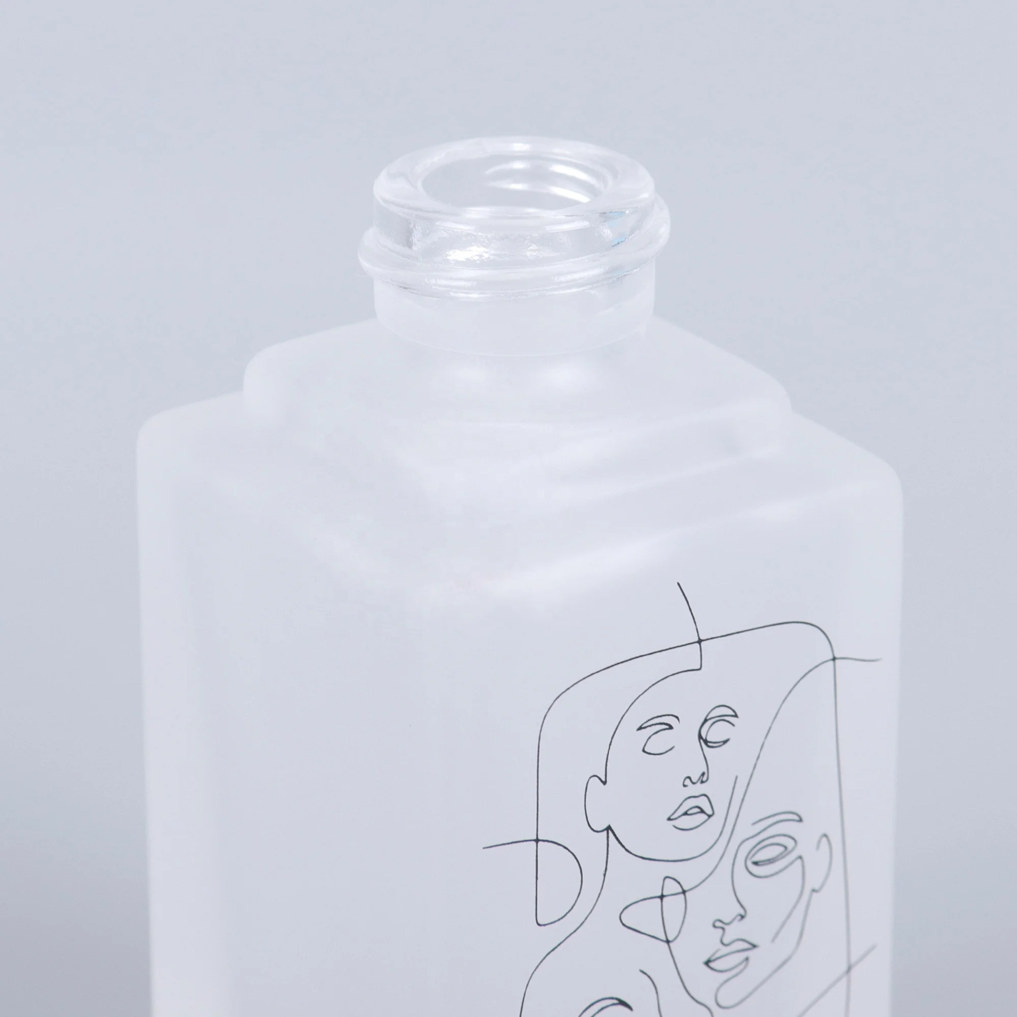 
Big capacity OEM Luxury cosmetics packaging airless pump square glass lotion bottle 