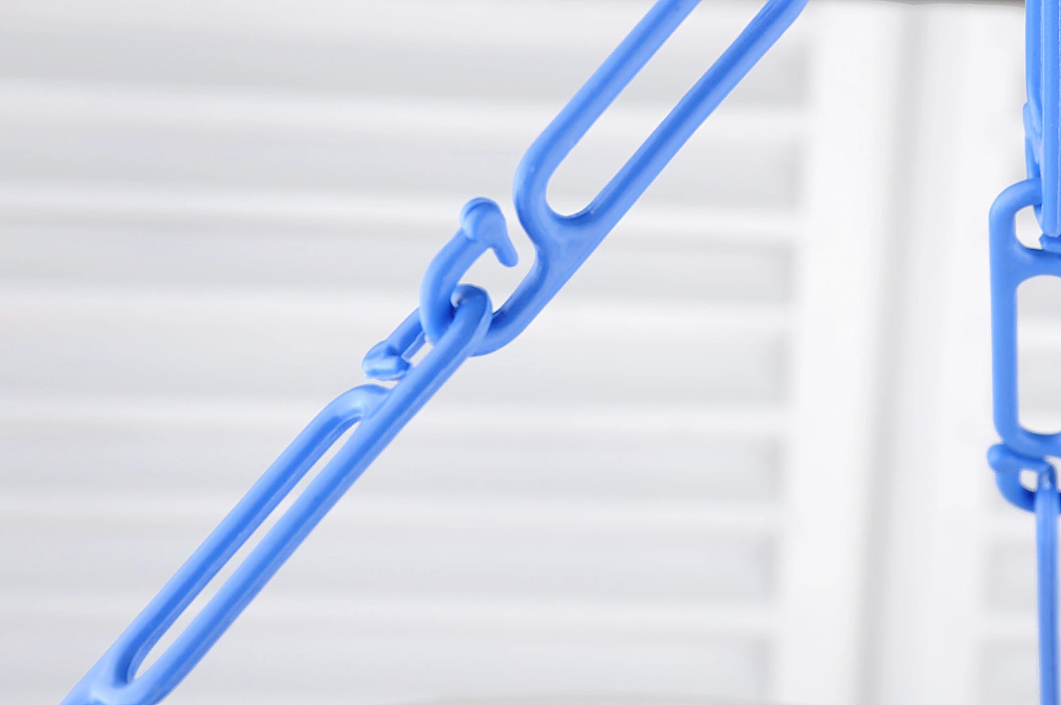 16 Clip round Plastic Clothes Drying Rack with Steel Hook for Scarf Underwear Sock-Standing Type for Laundry Storage Bag Use