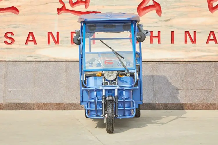 SD-010 Semi-Closed cabin mobility tricycle with steel roof adults used 3 wheel electric passenger tricycle
