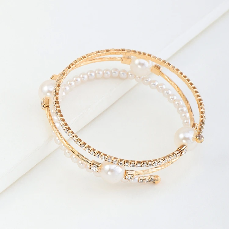 Popular Rhinestone Pearl Multilayer Bracelet in Europe and America Gives Girlfriend Birthday Gift