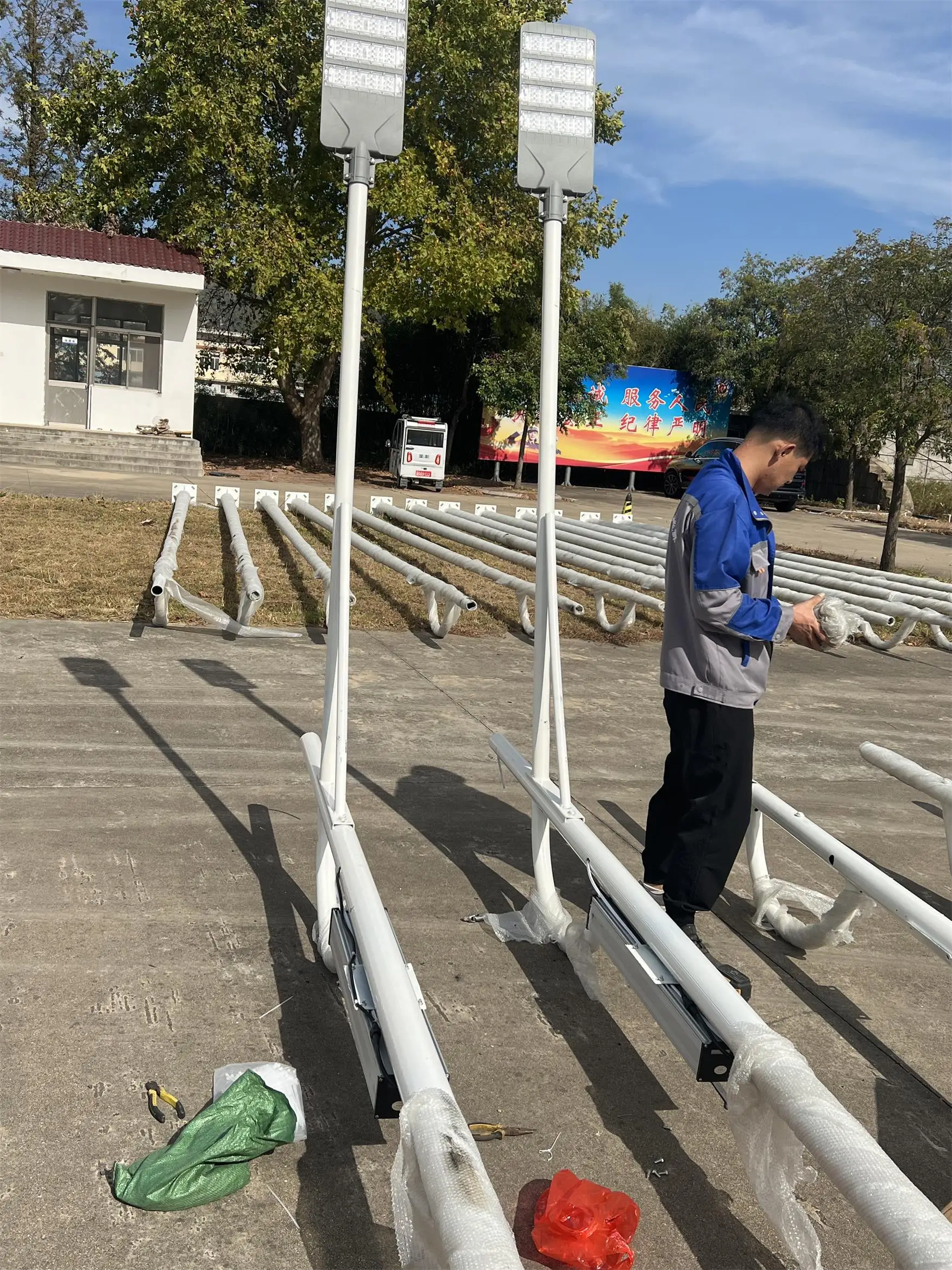 Factory Direct Supply Wholesale Price Aluminum Waterproof Outdoor Two In One Led Solar Street Light