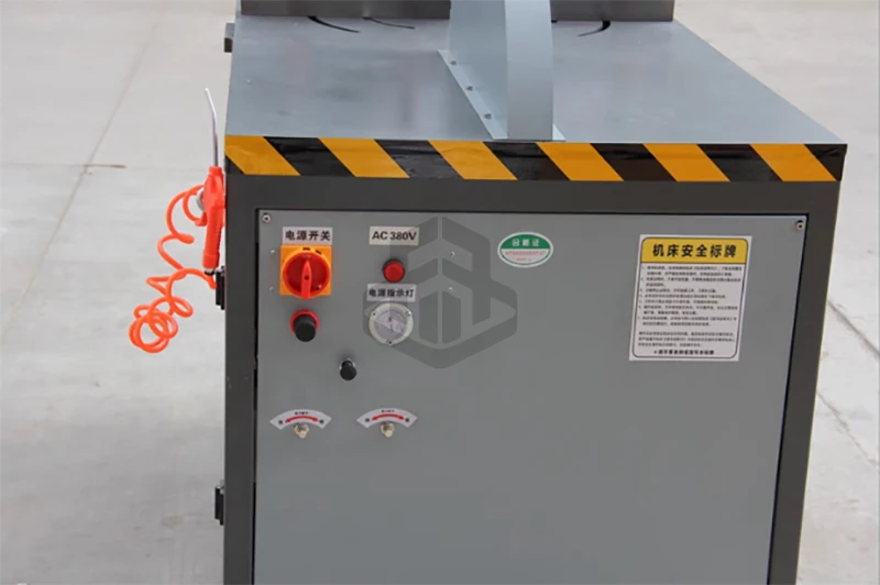 Станок для резки навесных стен большого алюминиевого профиля