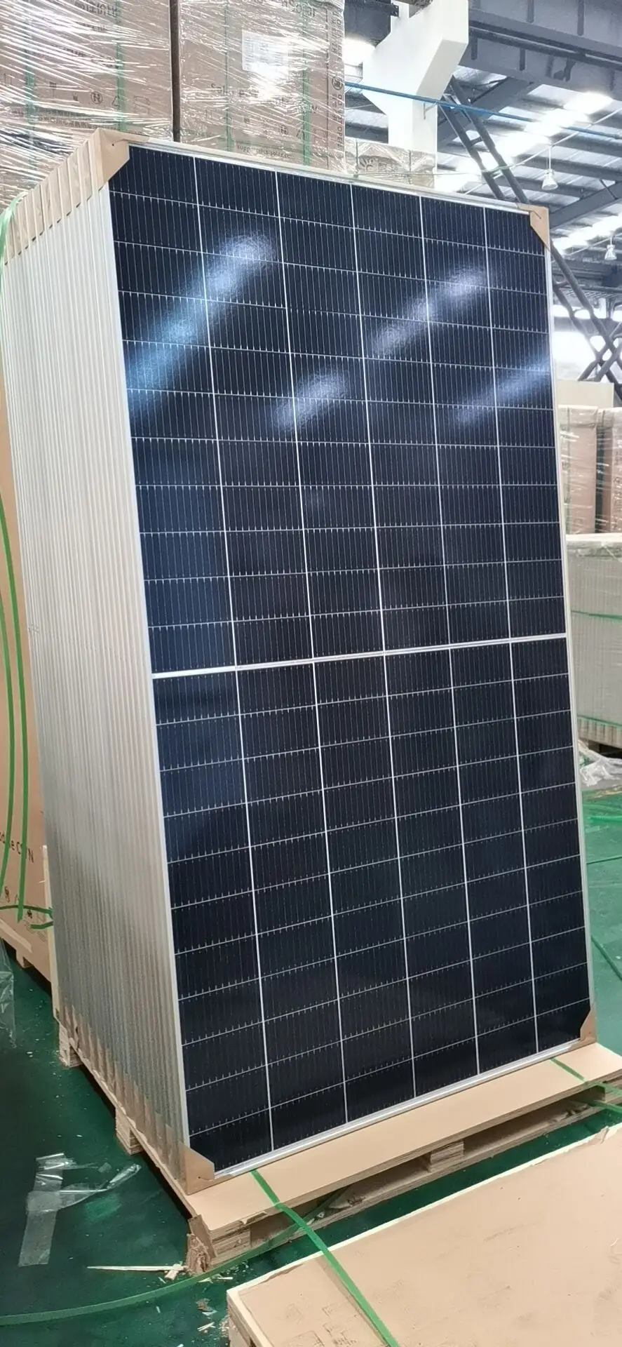 25 Years Warranty Monocrystalline 132 Cells 650w 670w 700w Pv Solar Panel