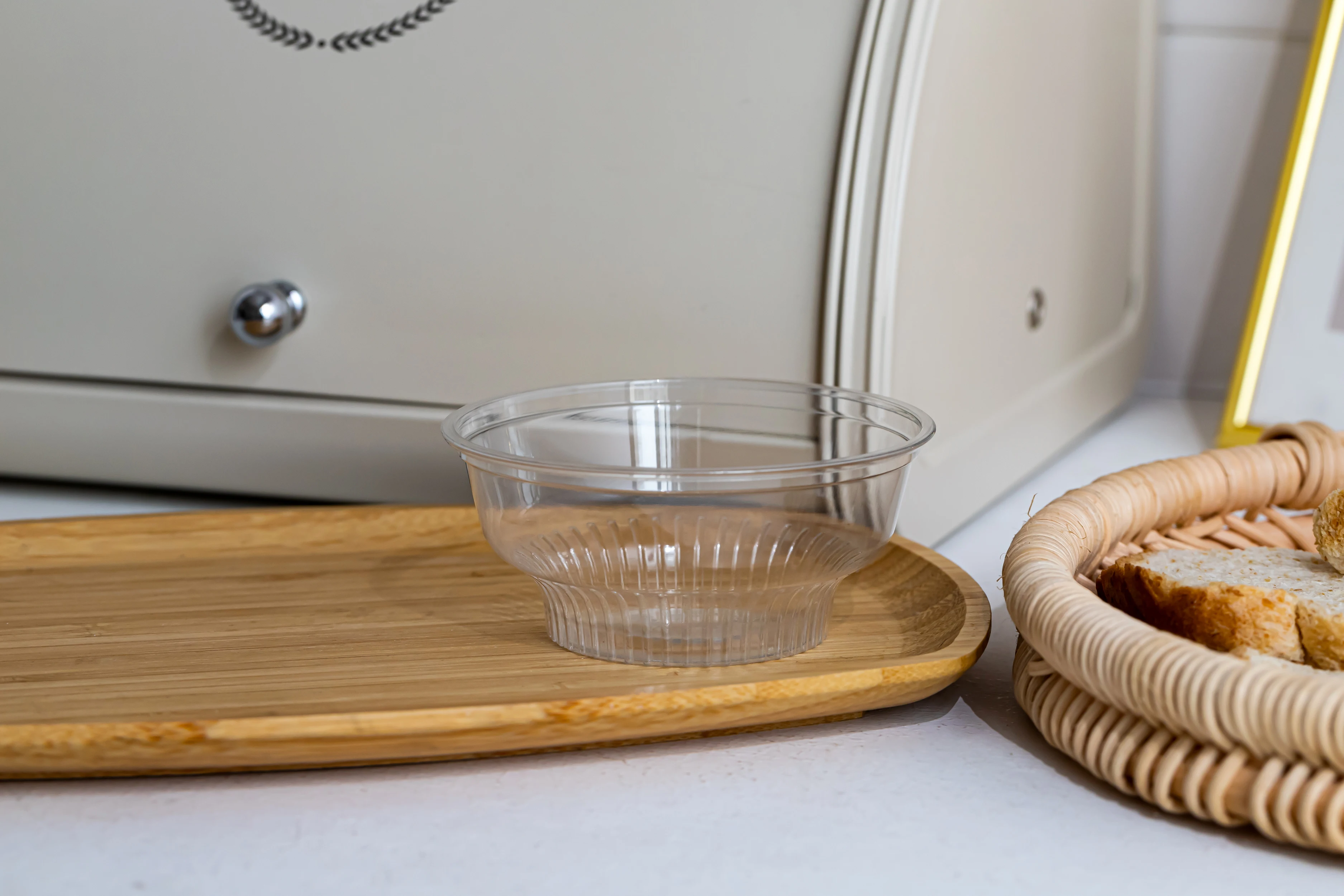 Wholesale 5 6 7 8 9 12oz food cake moussee container clear yogurt plastic cup for ice cream dessert cups snack bowl with Lids