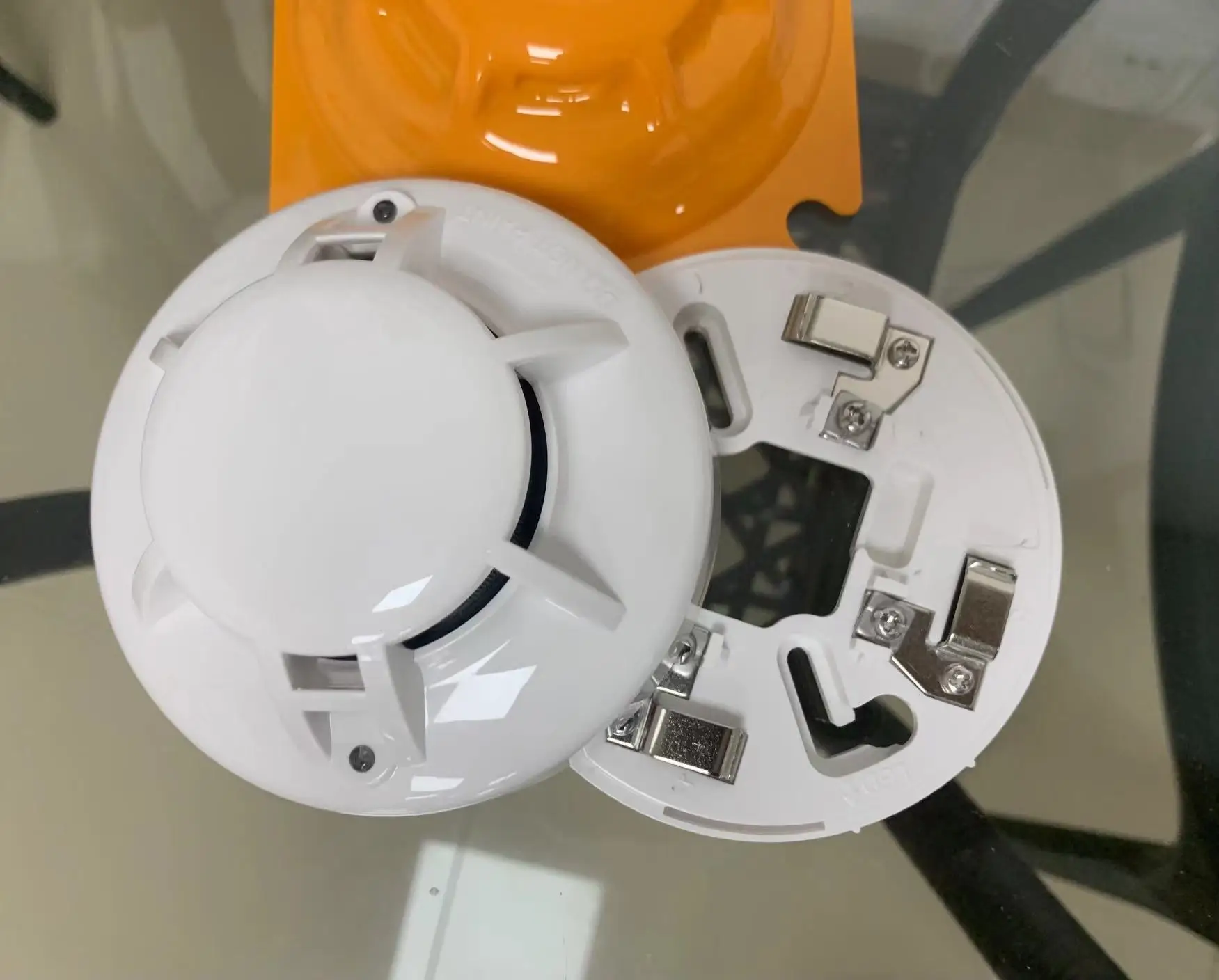 Smoke Detector Alarm Heat Detector Against Case For Fire Alarm System