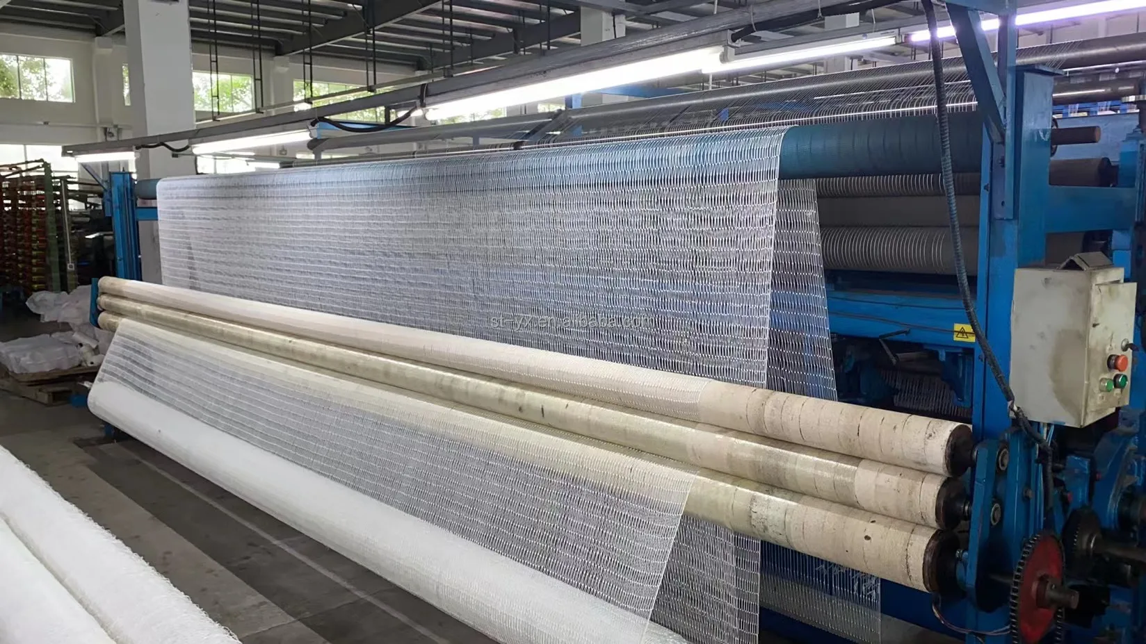 wholesale nylon/polyester fish net 210D multifilament knotted fish farming net fishing net factory