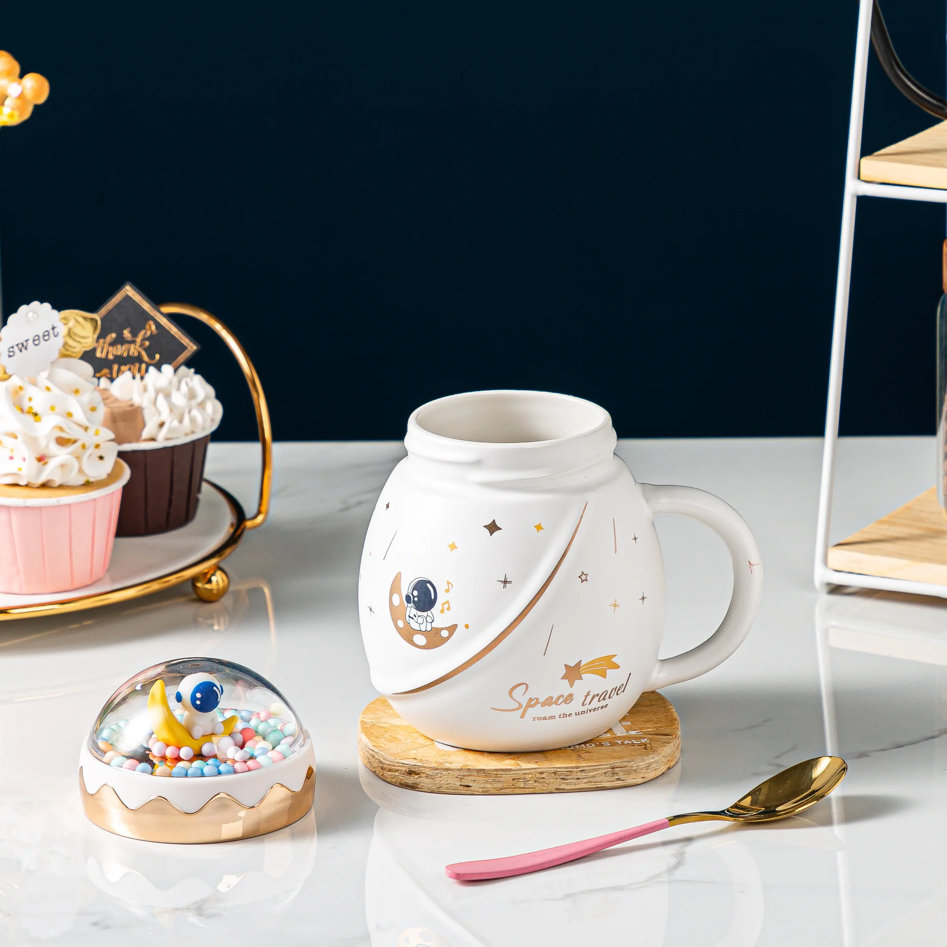 SYL New cartoon planet 3d ceramic mug landscape cover ceramic cup gift astronaut spaceman large capacity cup with lid