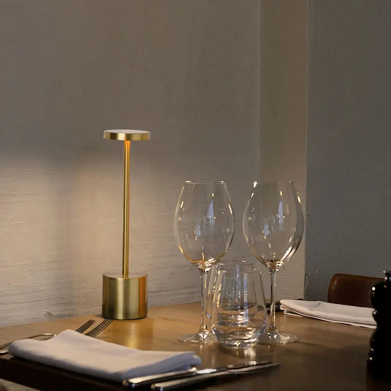 customizable lampe de table moderne restaurant stylish touch dimming wine rechargeable table led lamp with usb charging port