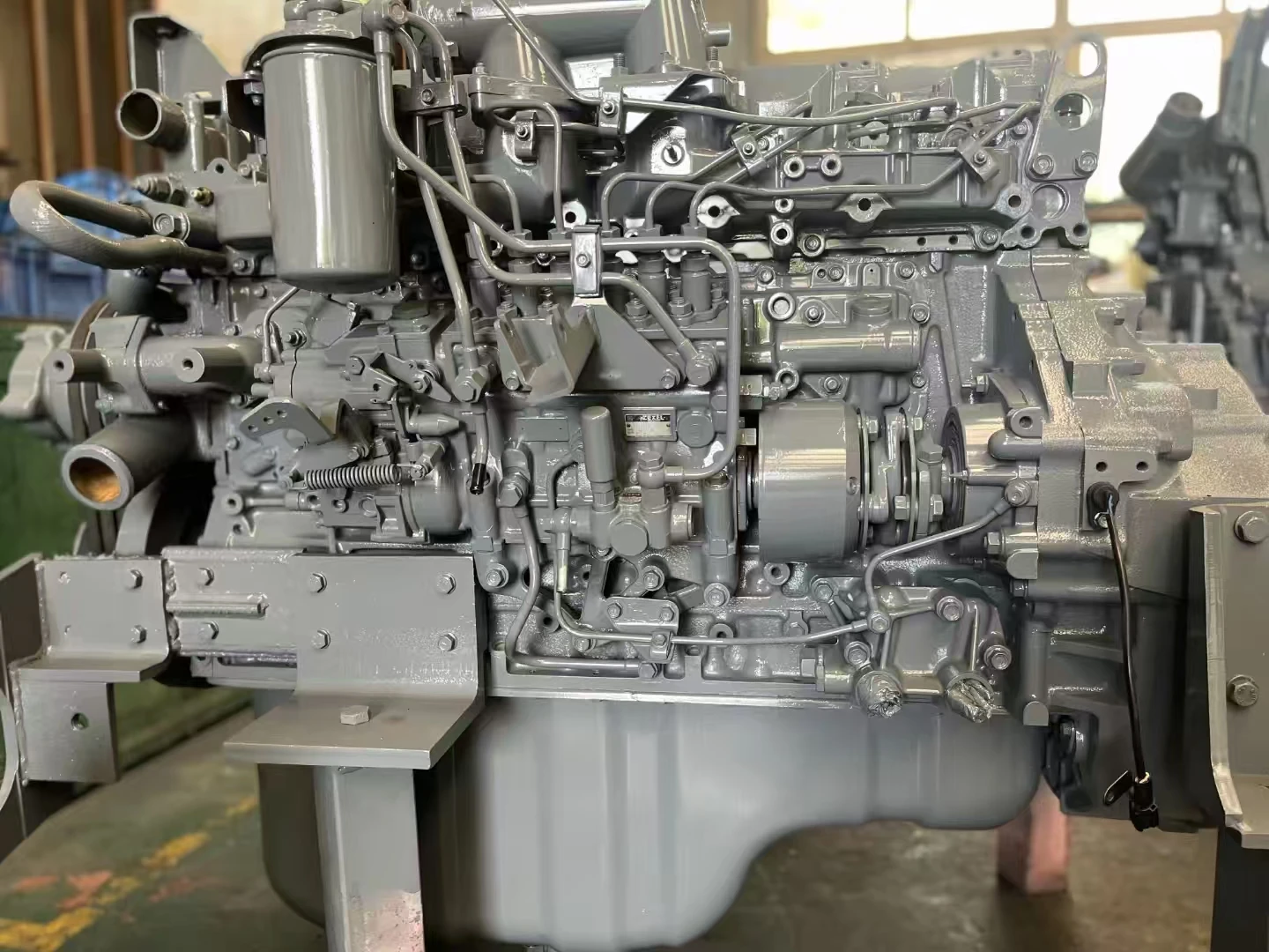 Isuzu 6WG1 model 6 cylinder diesel engine is suitable for royal trucks, forklifts and ships