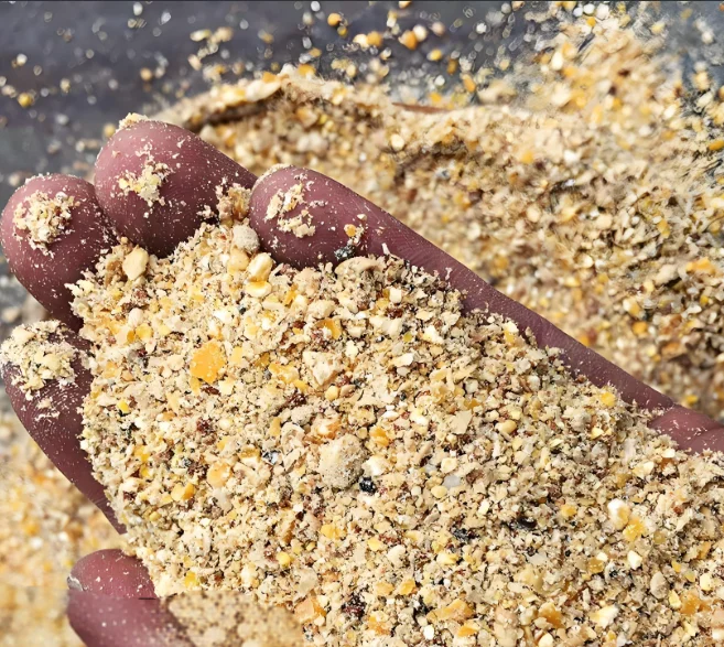 Manufacturers wholesale 4% pig premixed feed compound premixed feed